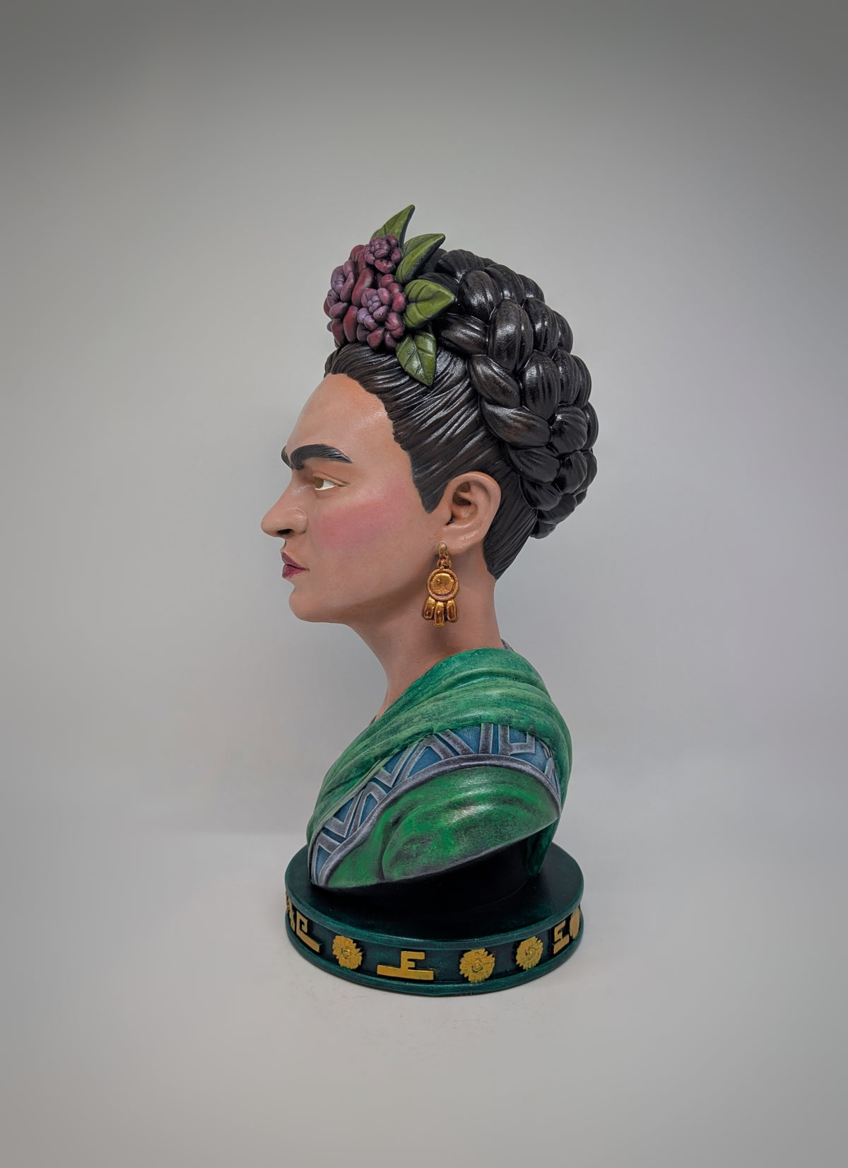 Frida Kahlo Bust Sculpture 3D Resin Hand Painted 10.83" (27.5 cm) Art Figure