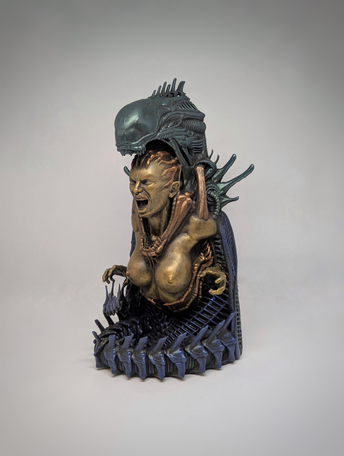 Alien Covenant Xenomorph 3D Resin Sculpture Hand Painted 11.42" (29 cm) Sci-Fi Art