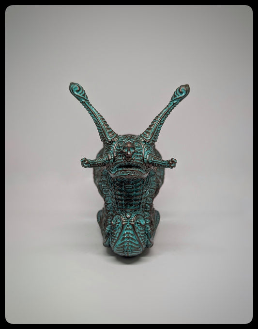 3D Resin Skull Snail Figurine –Height 6.10 inches (15.5 cm) x Length 8.27 inches (21 cm)