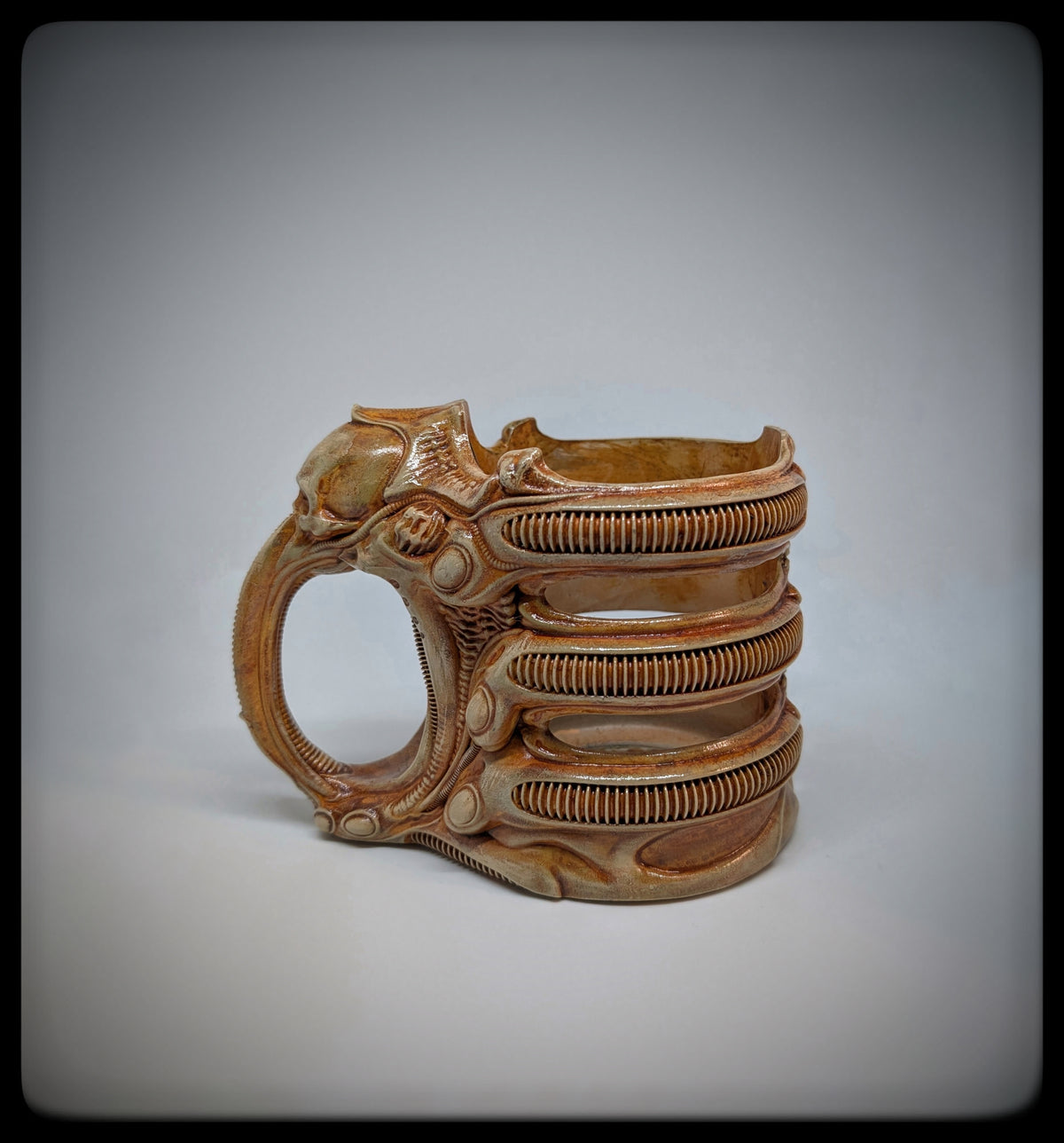 Biomecha Mug Holder – 3D Printed Resin, Hand-Painted Sci-Fi Art, Fits Beer Glass