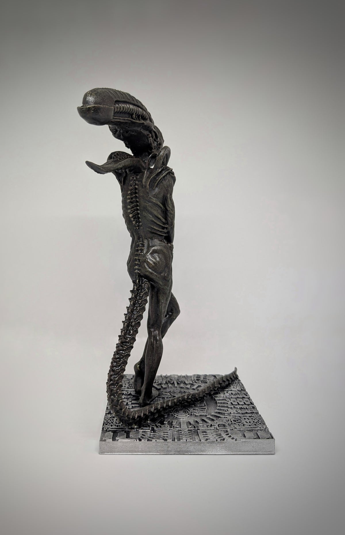 Alien Hybrid Venus – 3D Printed Resin Figure, Hand-Painted, 11.4 in (29 cm)