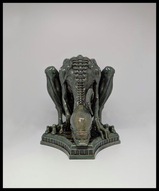 Alien Sitting 3D Resin Sculpture, Hand-Painted, 6.9 in (17.5 cm)
