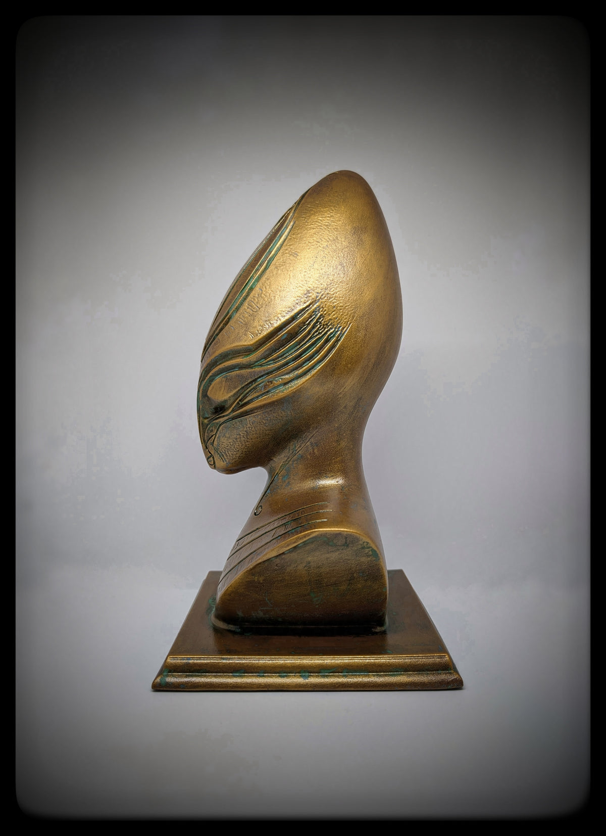 Ancient Alien Bust 3D Resin Sculpture ABS-Like – 10.4" (26.5 cm) Sci-Fi Decor