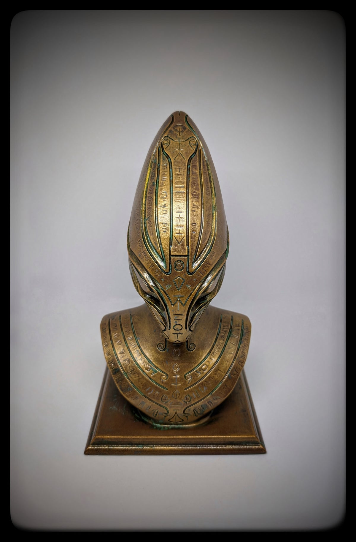Ancient Alien Bust 3D Resin Sculpture ABS-Like – 10.4" (26.5 cm) Sci-Fi Decor