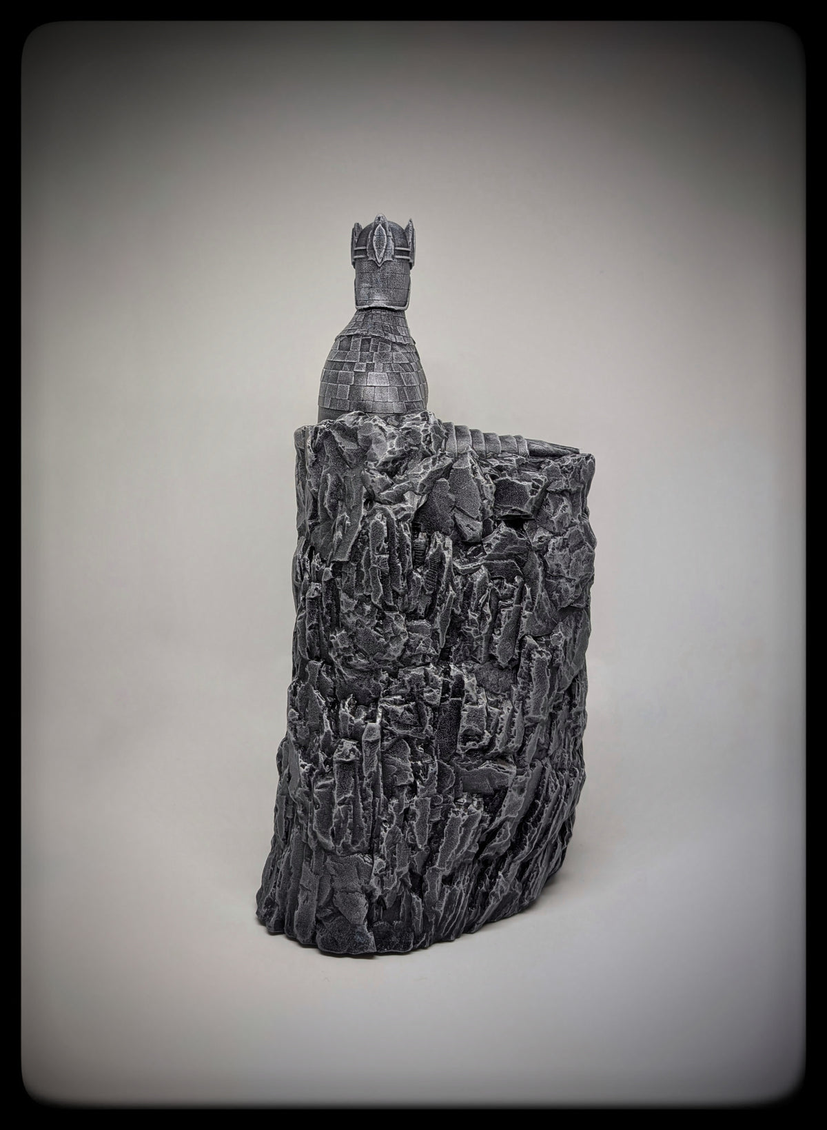 Lord of the Rings -Inspired Argonath Kings Resin Statues Height: 11 inches (28 cm / 280 mm)  (Set of 2)