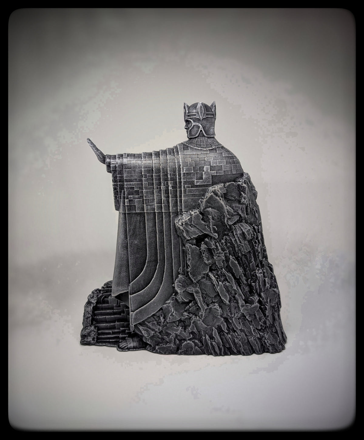 Lord of the Rings -Inspired Argonath Kings Resin Statues Height: 11 inches (28 cm / 280 mm)  (Set of 2)