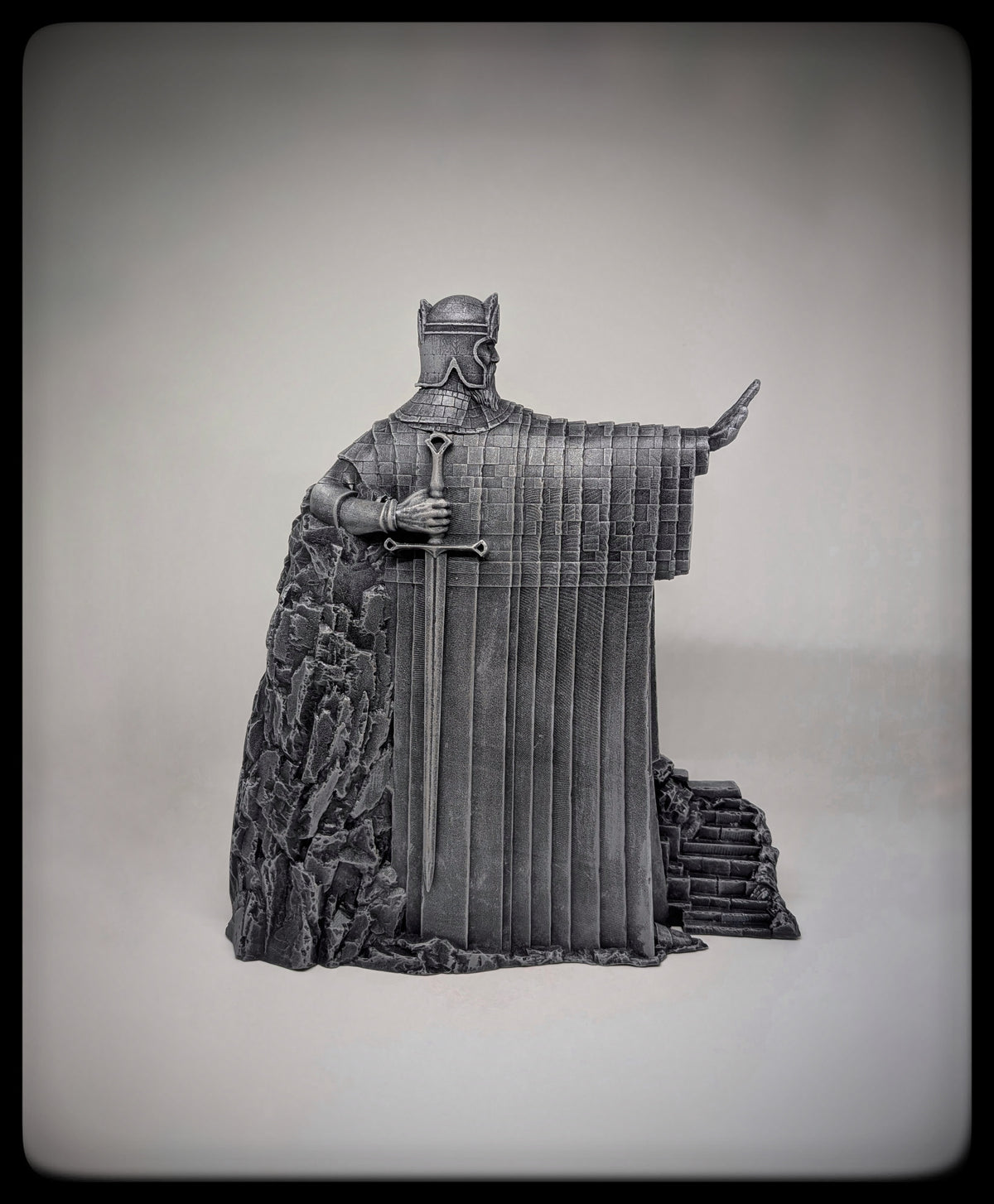 Lord of the Rings -Inspired Argonath Kings Resin Statues Height: 11 inches (28 cm / 280 mm)  (Set of 2)