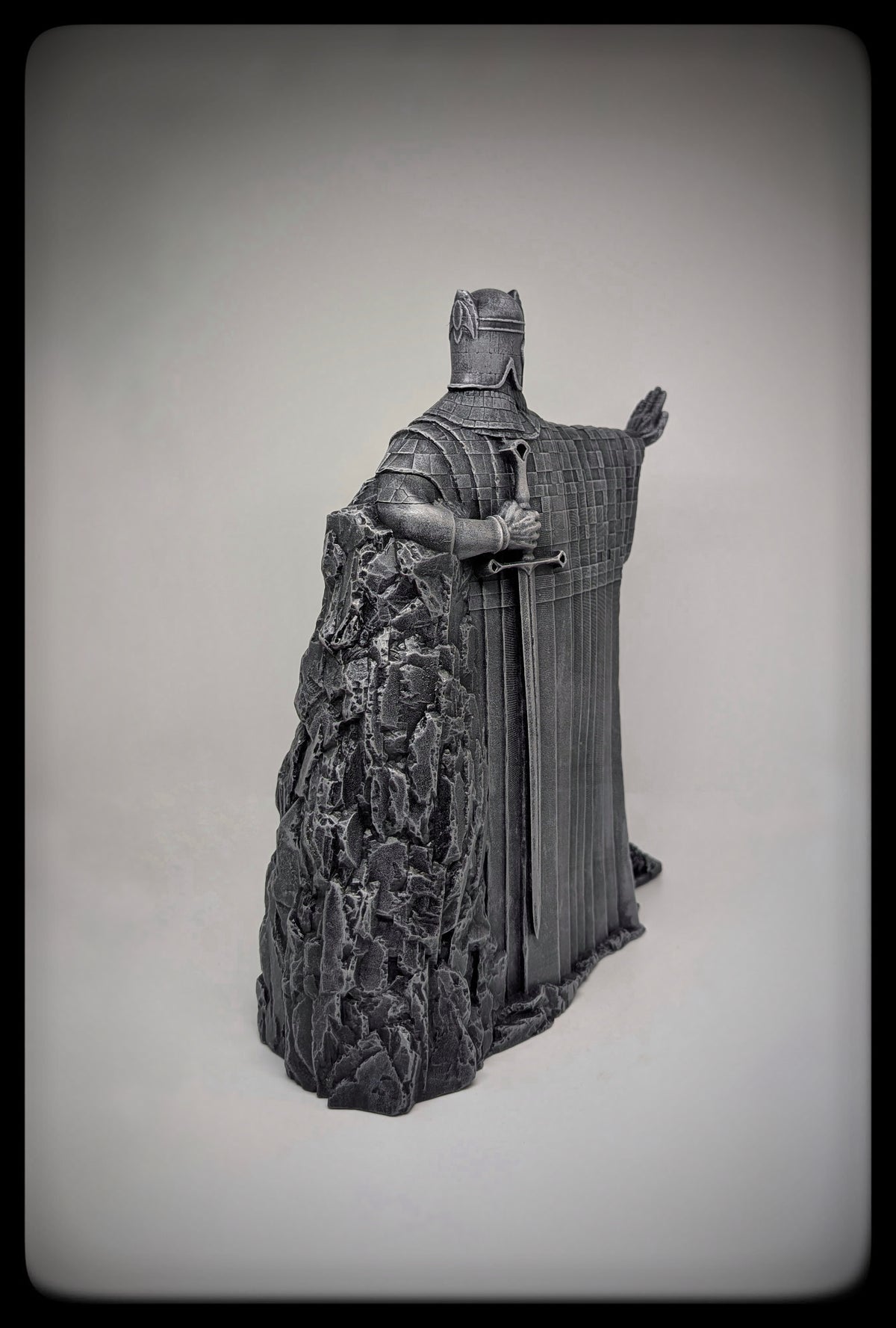 Lord of the Rings -Inspired Argonath Kings Resin Statues Height: 11 inches (28 cm / 280 mm)  (Set of 2)