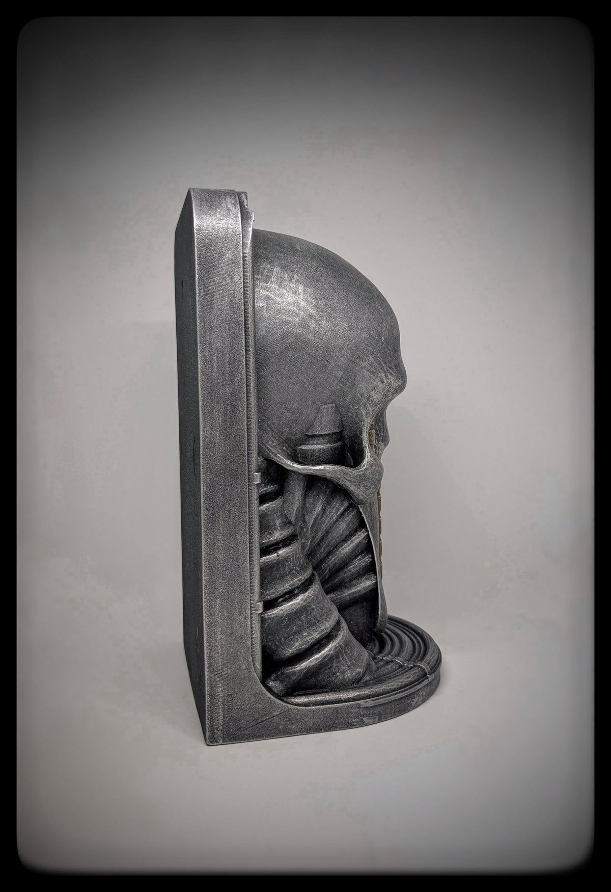 Biomechanical Art – Biomechanical Skull Height: 10.24 in (26 cm) 3D Resin Wall or Freestanding Sculpture