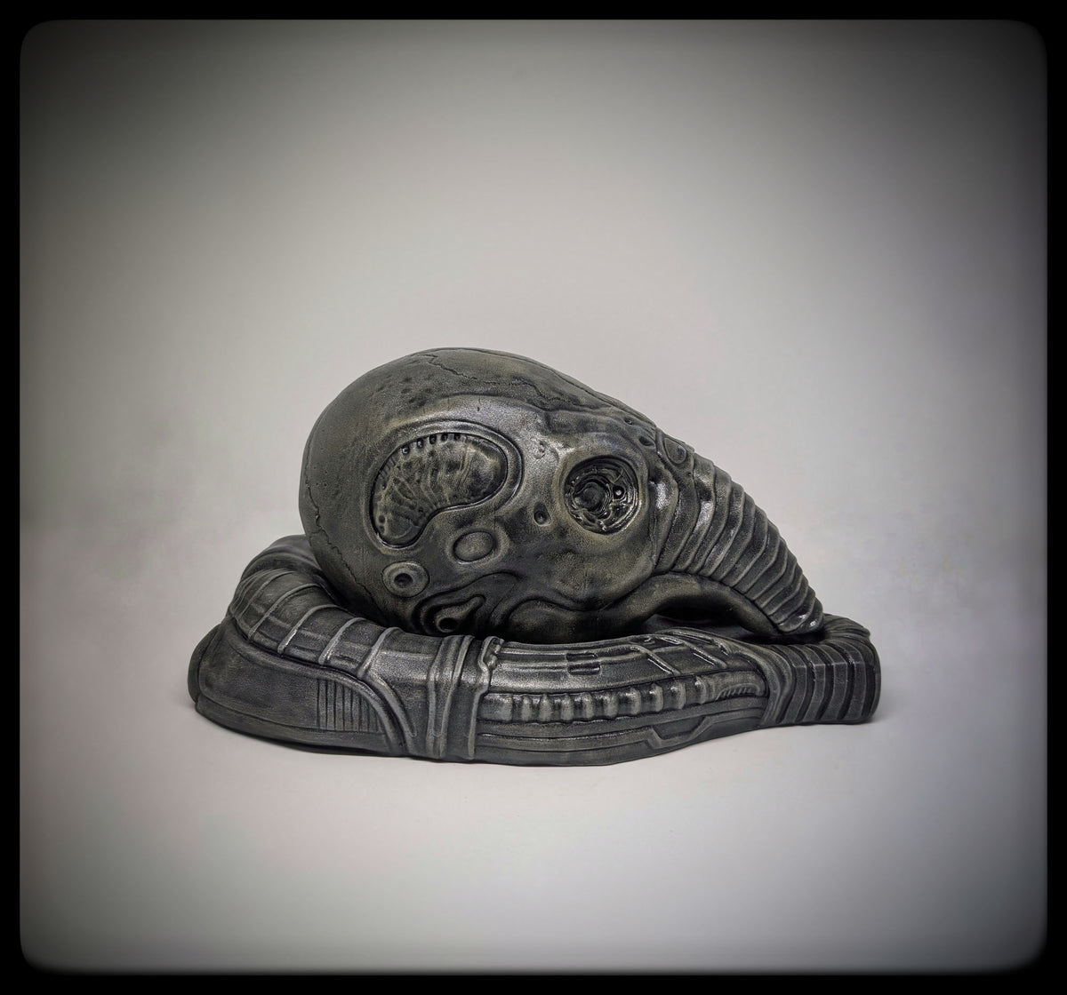 Alien Prometheus Engineer / Space Jockey Helmet – 3D Resin Sculpture 11 in (28 cm)