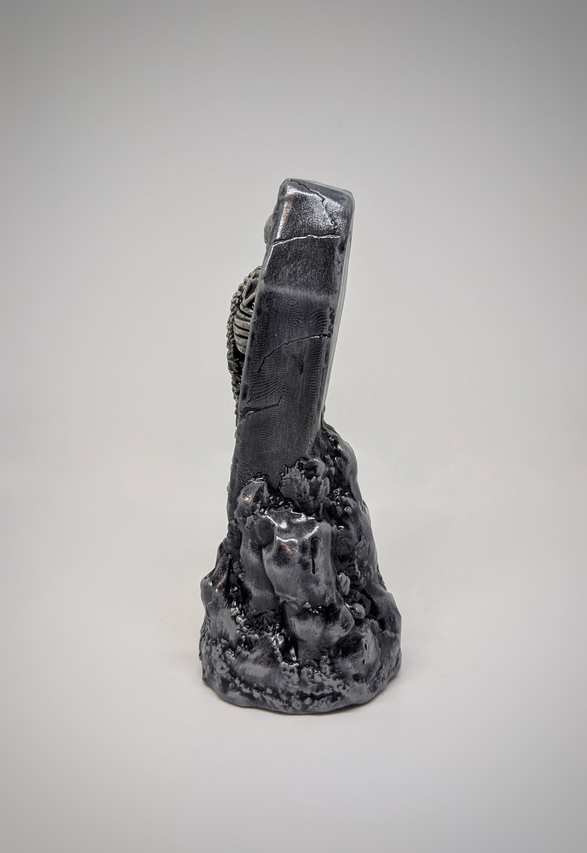 Homunculus Coffin - Hand-Painted Resin 3D Sculpture 6.89in (17.5cm) Dark Art