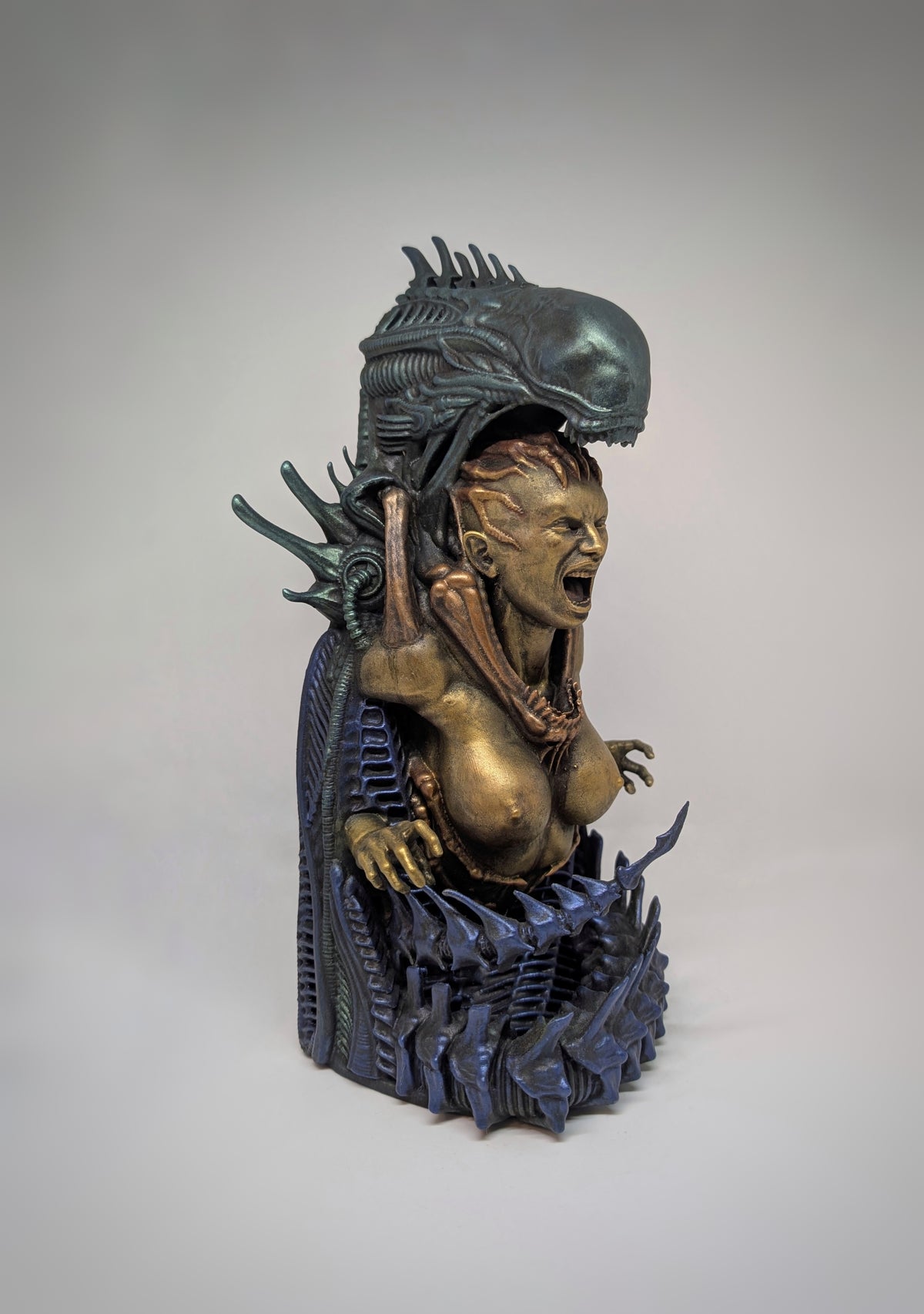 Alien Covenant Xenomorph 3D Resin Sculpture Hand Painted 11.42" (29 cm) Sci-Fi Art