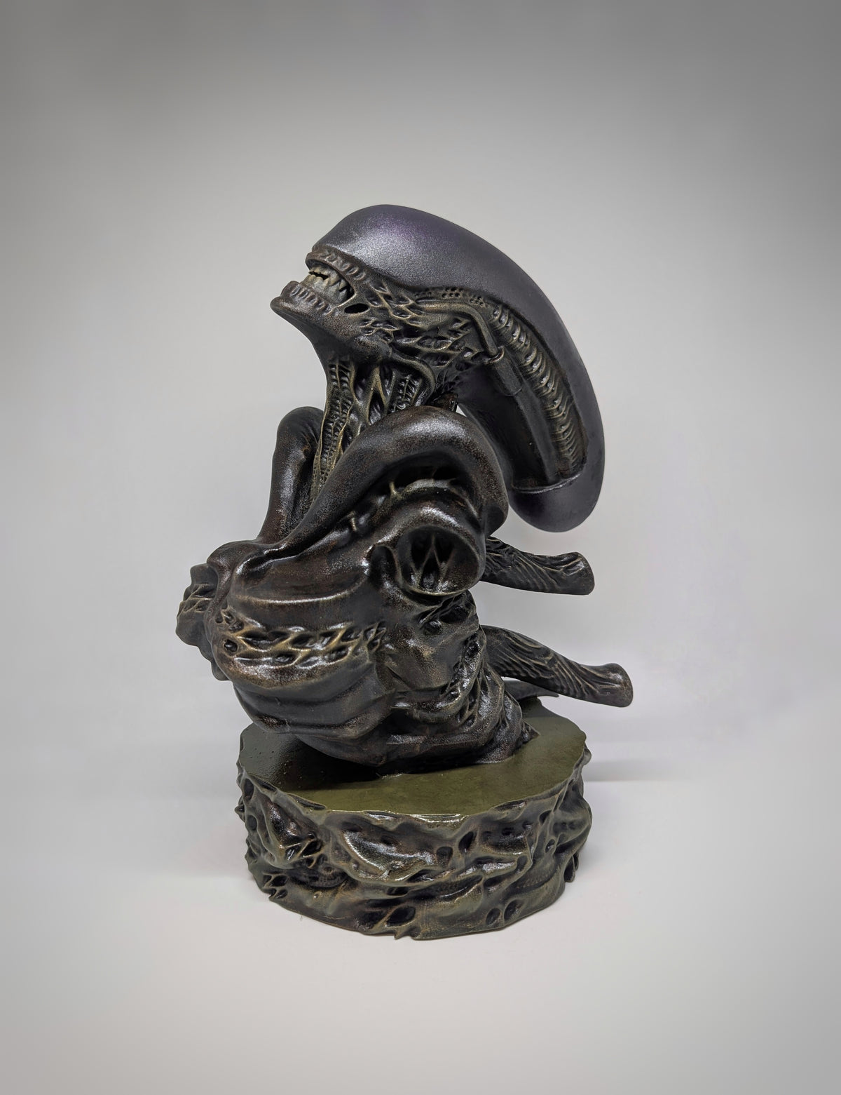 Alien Xenomorph Sculpture Hand-Painted ,3D Resin 11.4" (29 cm)