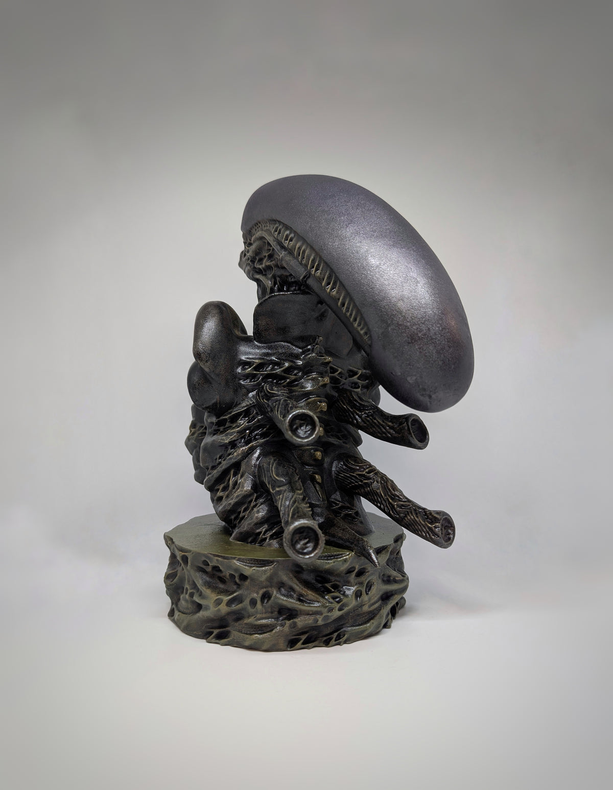 Alien Xenomorph Sculpture Hand-Painted ,3D Resin 11.4" (29 cm)