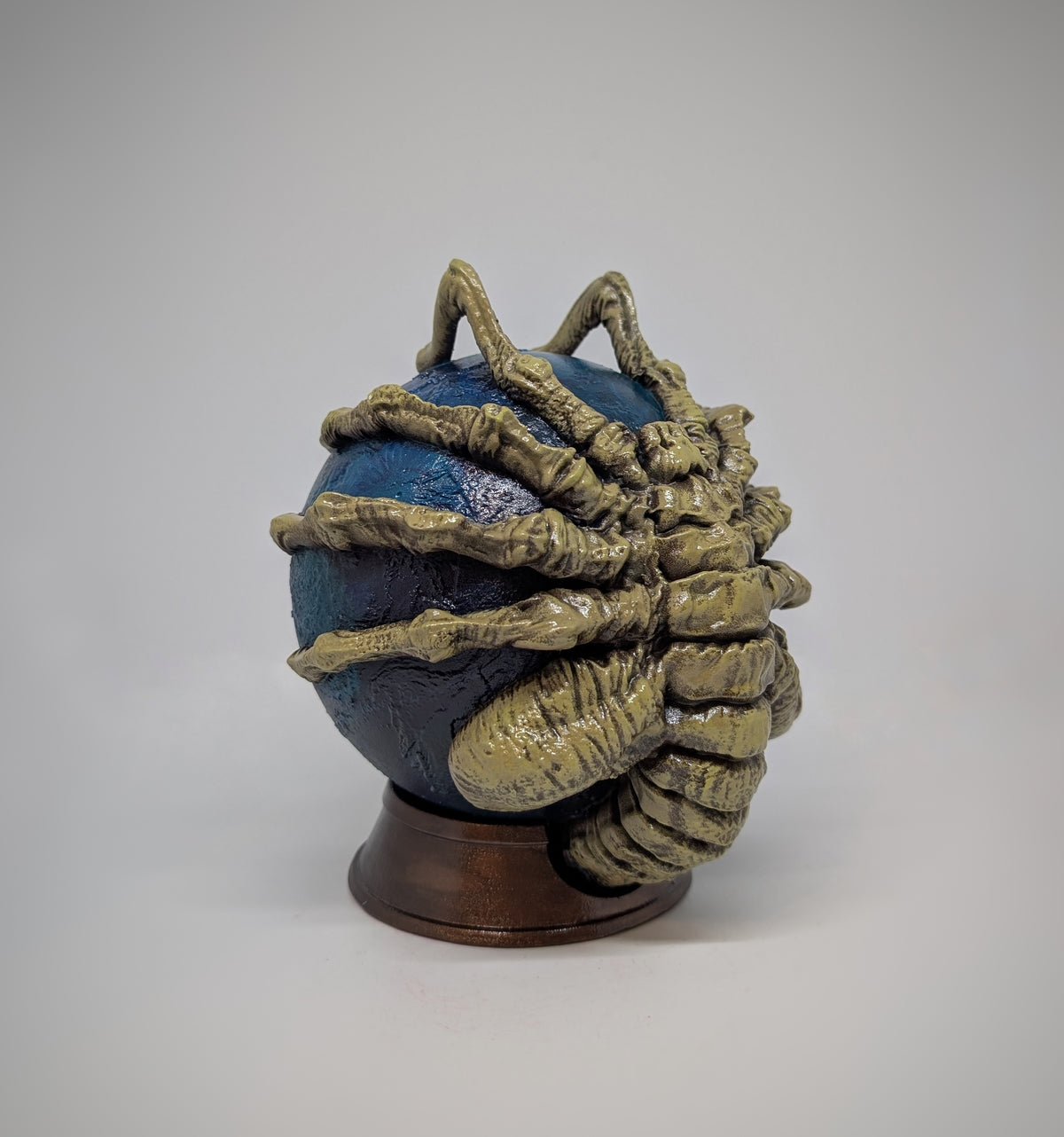 Alien Facehugger Globe 3D Resin Sculpture Hand Painted 6.7" (17 cm)