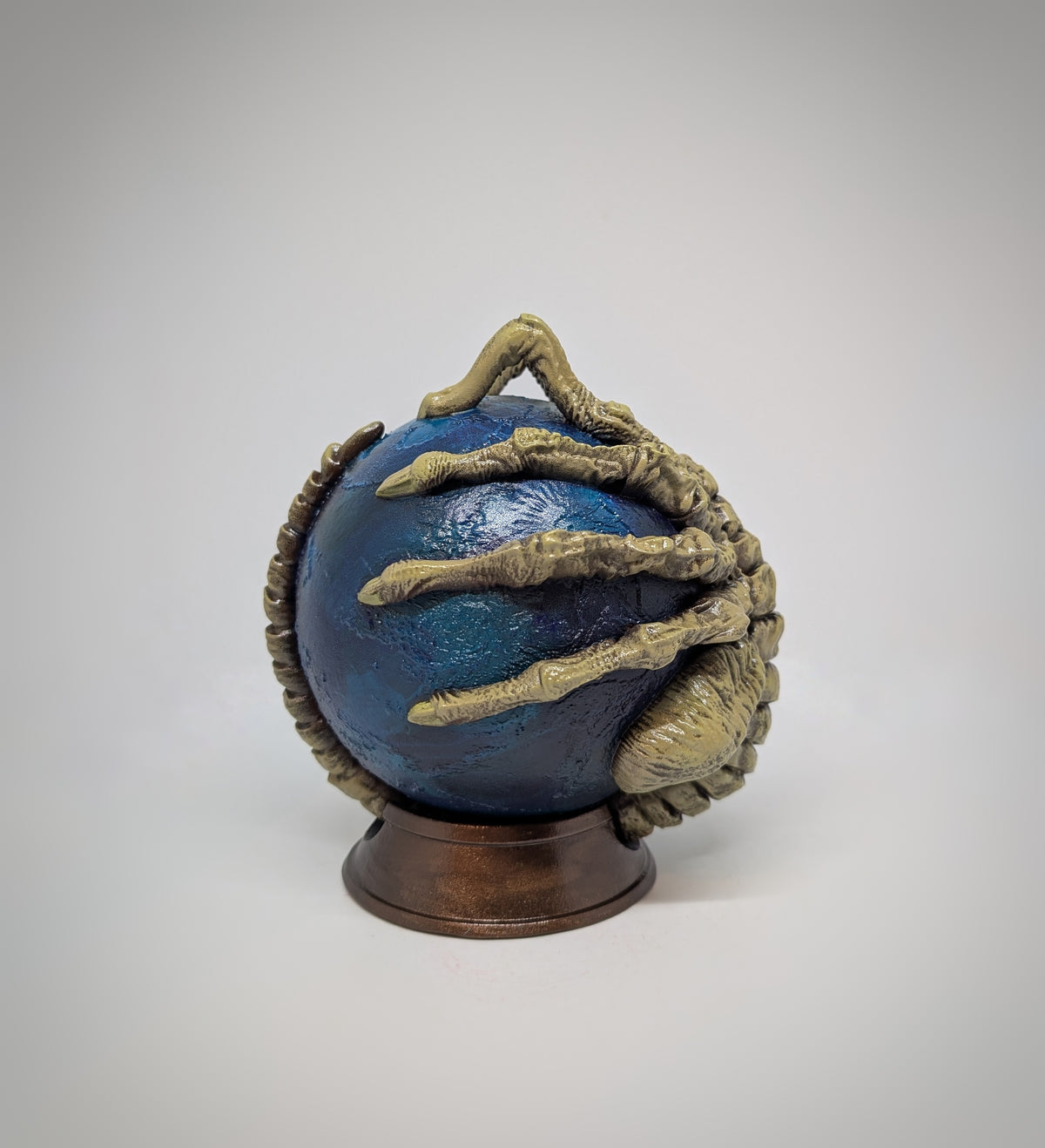 Alien Facehugger Globe 3D Resin Sculpture Hand Painted 6.7" (17 cm)