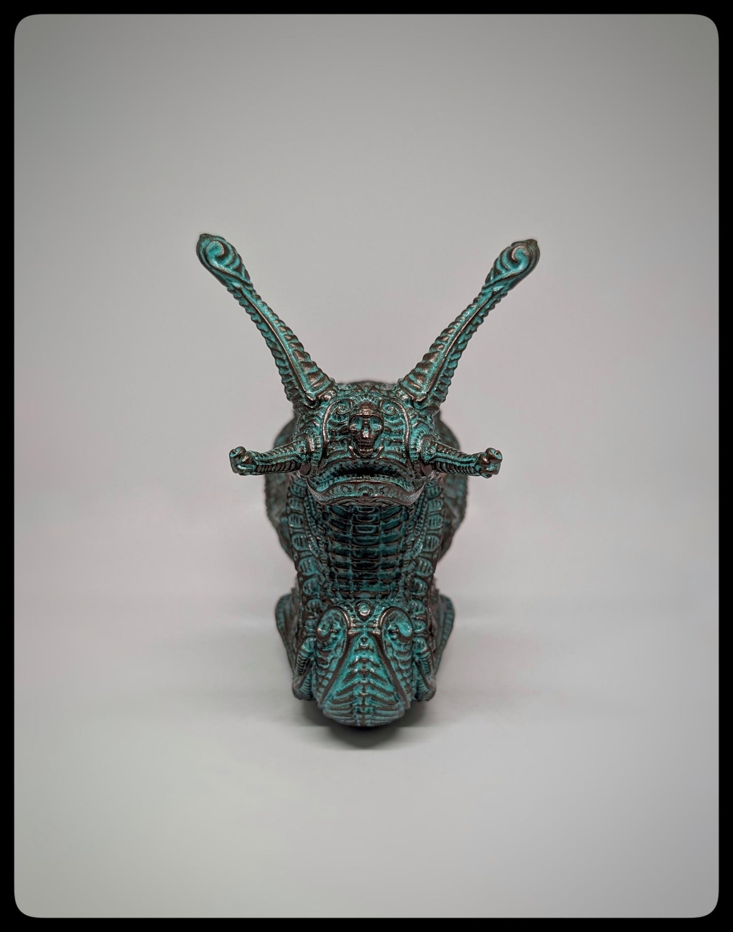 3D Resin Skull Snail Figurine –Height 6.10 inches (15.5 cm) x Length 8.27 inches (21 cm)