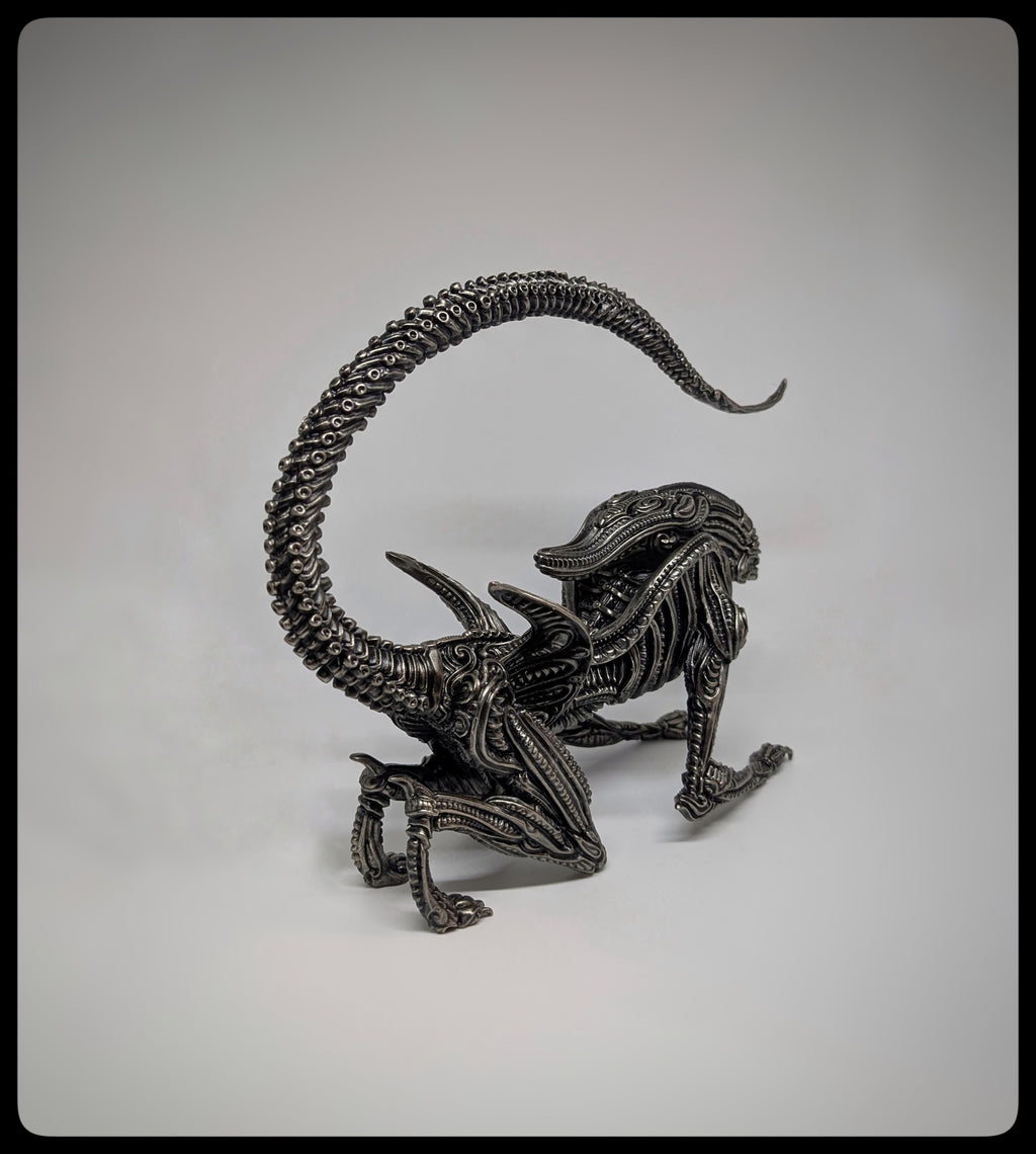 Inspired by H.R. Giger - Alien 2 / Design by Zane Rogers / 11.4 in (29 cm/290mm)
