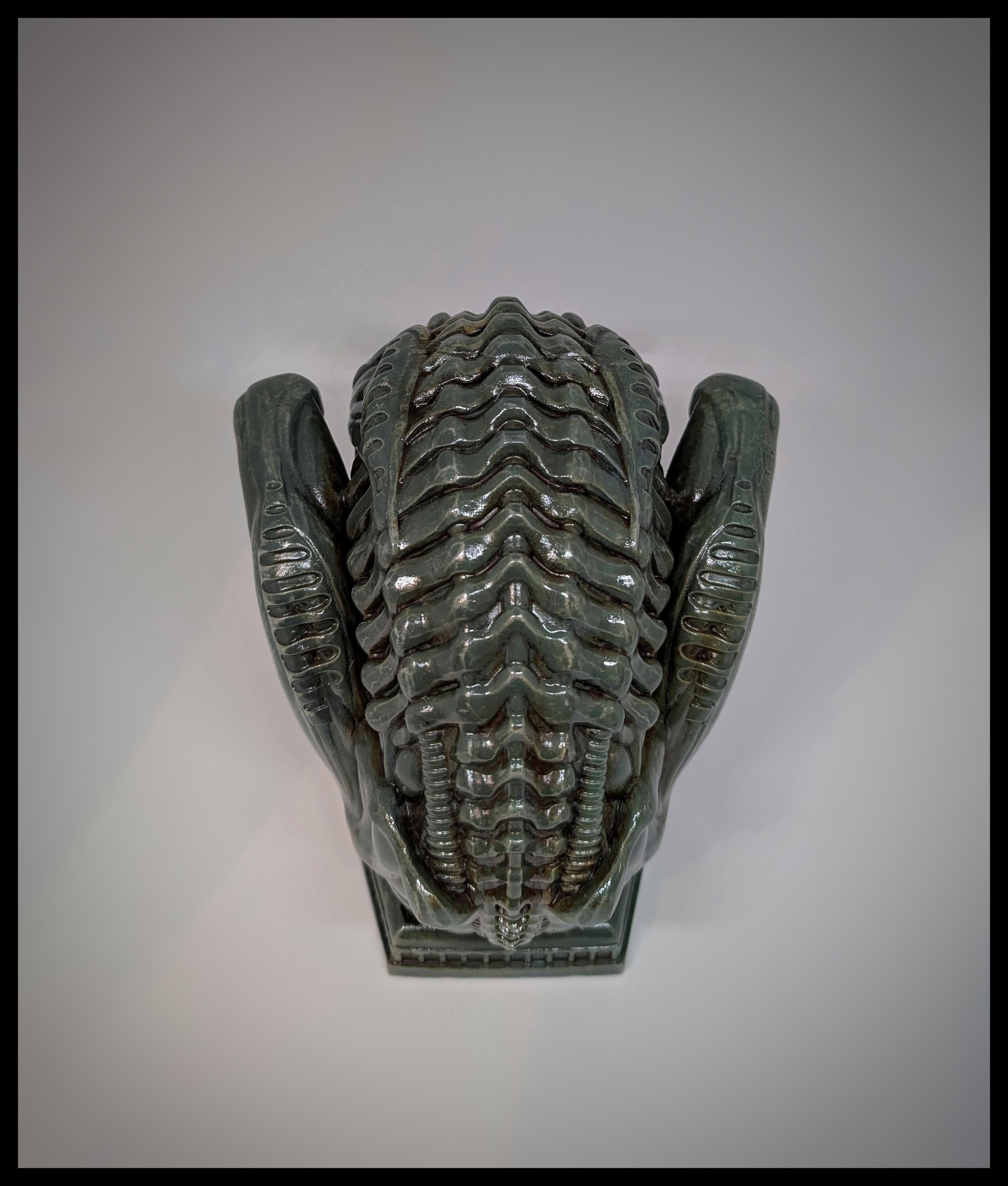 Inspired by H.R. Giger Alien Sitting 3D Resin Sculpture 6.9 in (17.5 cm/175mm)