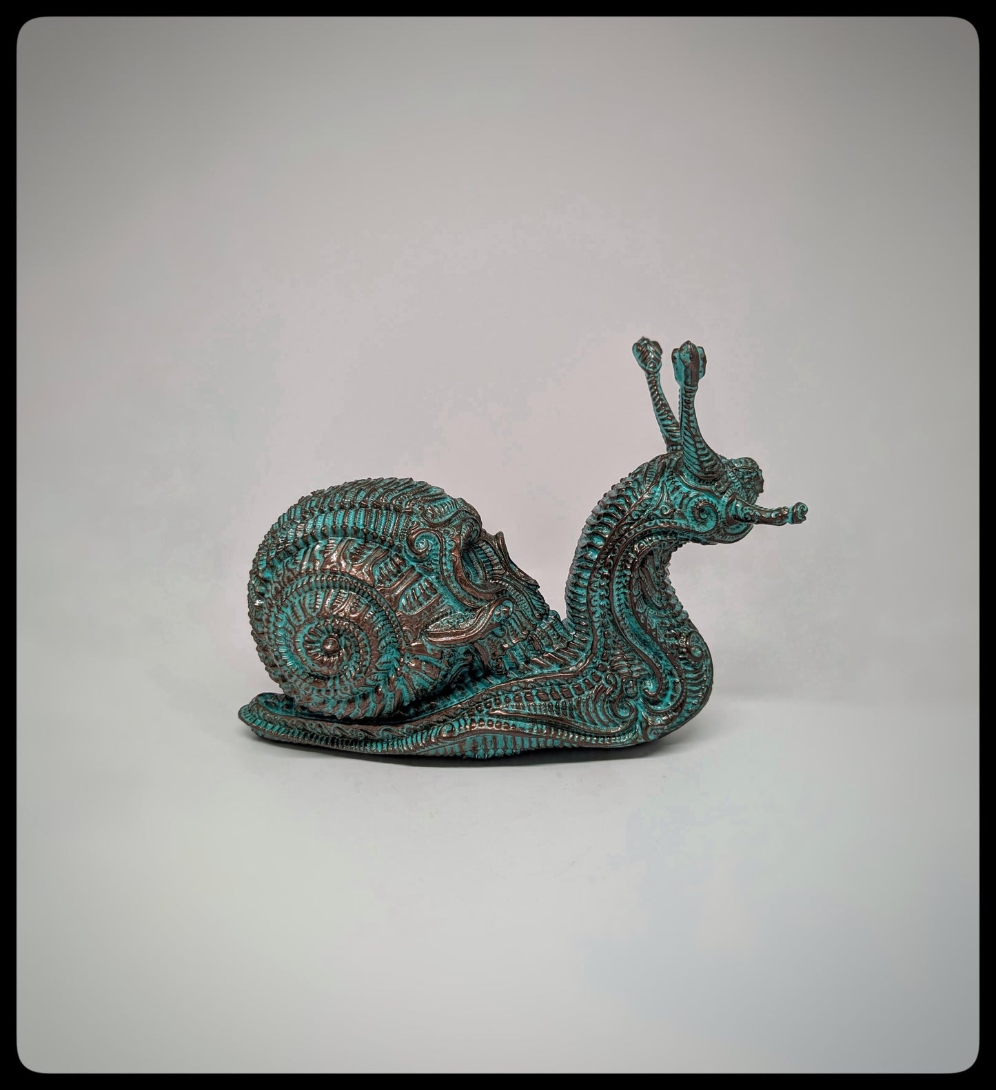 3D Resin Skull Snail Figurine –Height 6.10 inches (15.5 cm) x Length 8.27 inches (21 cm)