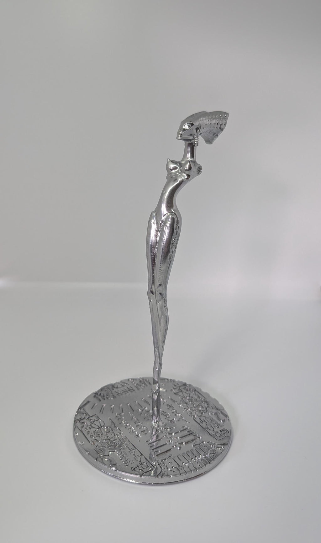 H.R. Giger Inspired Nubian Queen Statue – 3D Printed Resin Art Figure 7.87 "(20cm/ 200mm)