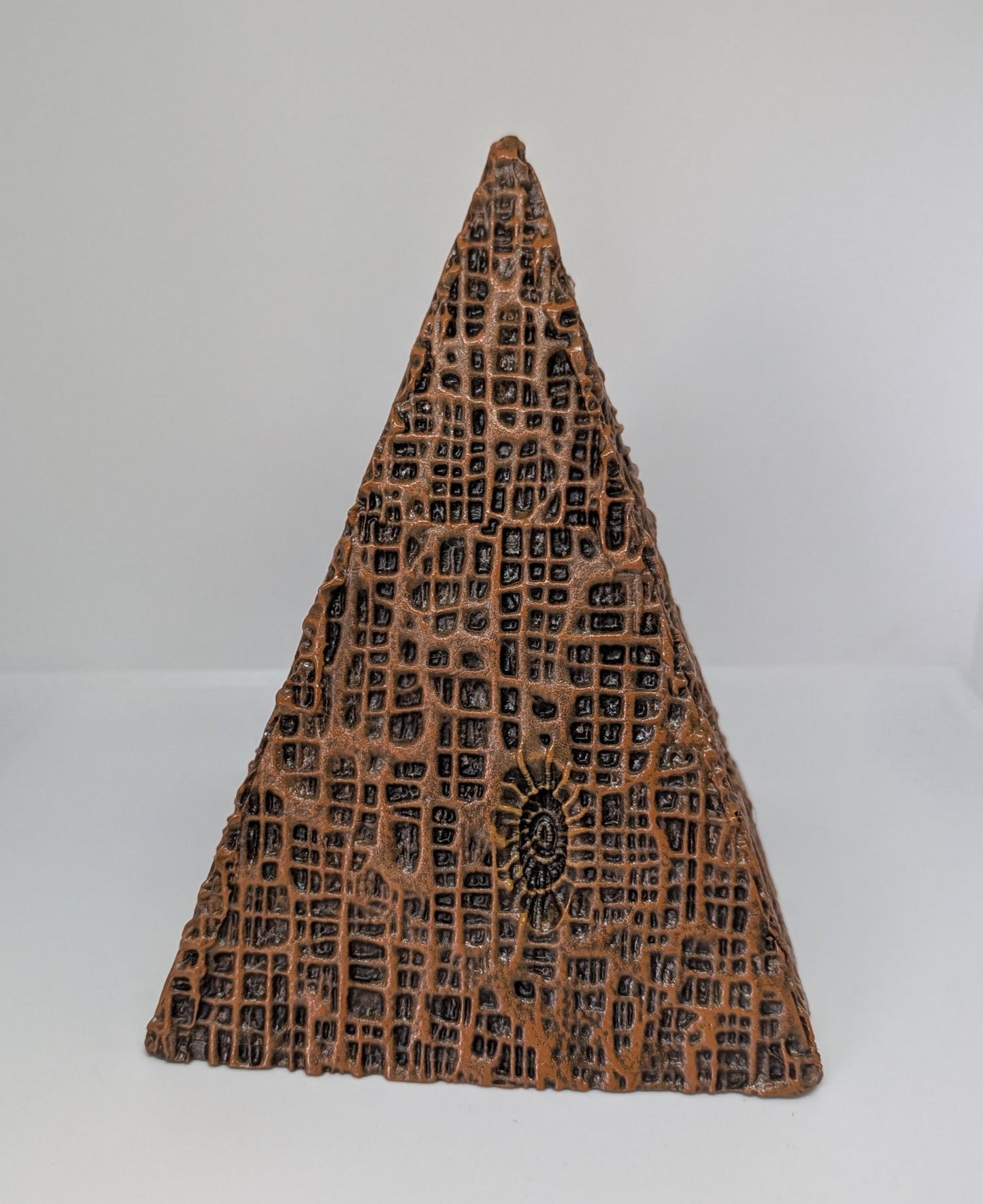 Inspired by Zdzislaw  Beksinski- Ashen Wastes Pyramid / 3D printing resin 8.7"