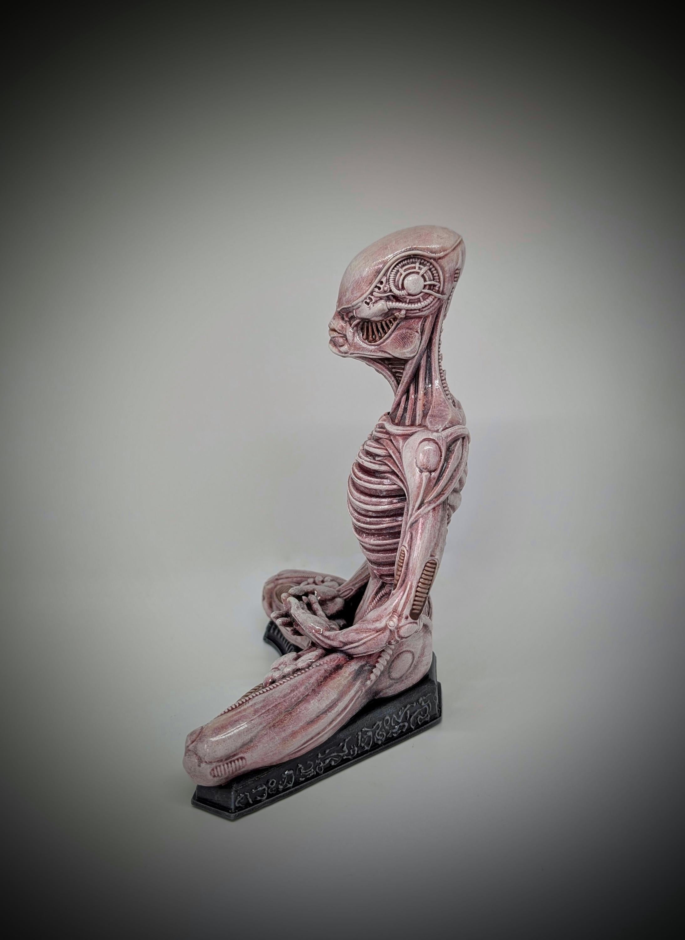 H.R. Inspired Alien Meditation 3D Resin Figure / Height 8.46" (21.5 cm/215mm)