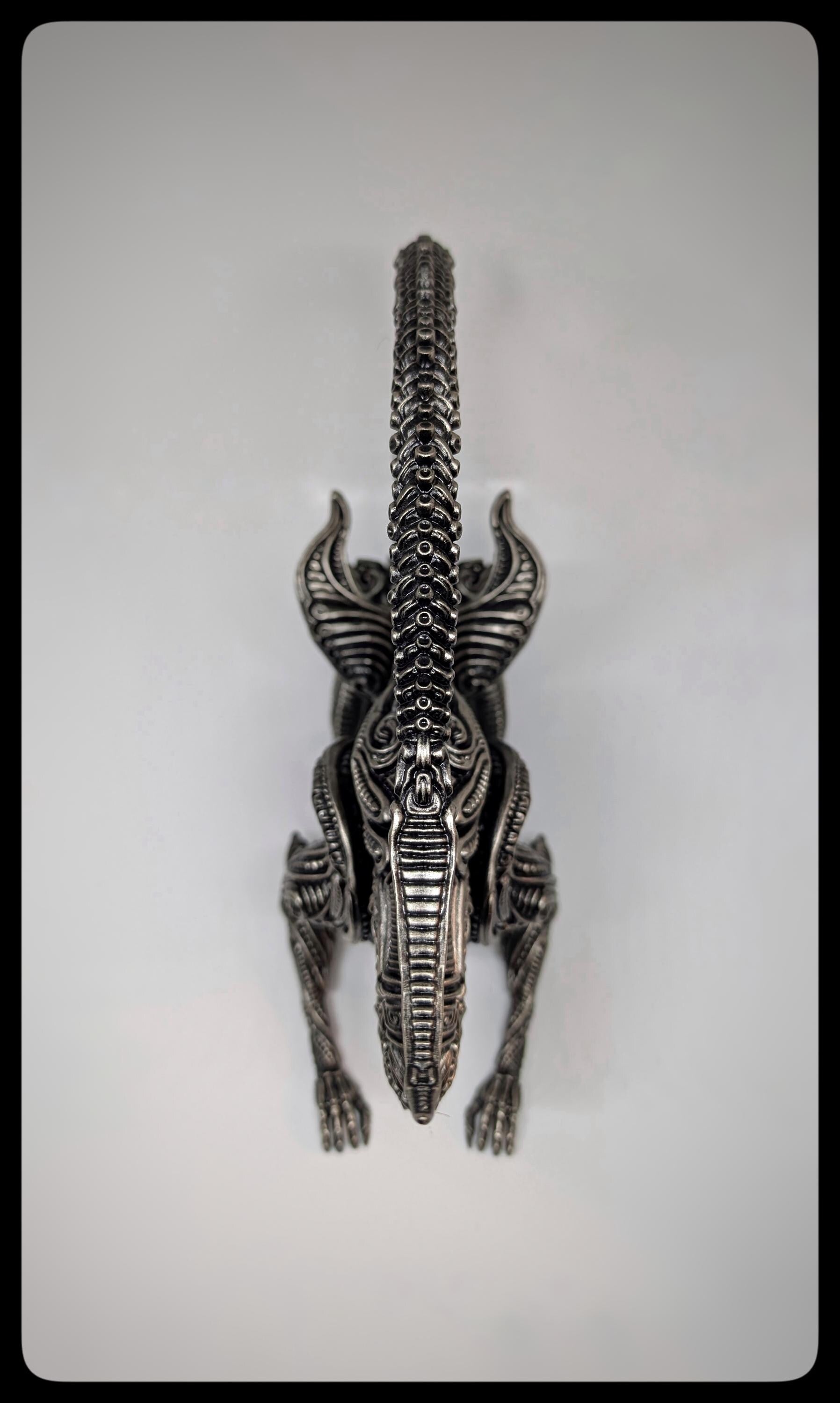 Inspired by H.R. Giger - Alien 2 / Design by Zane Rogers / 11.4 in (29 cm/290mm)