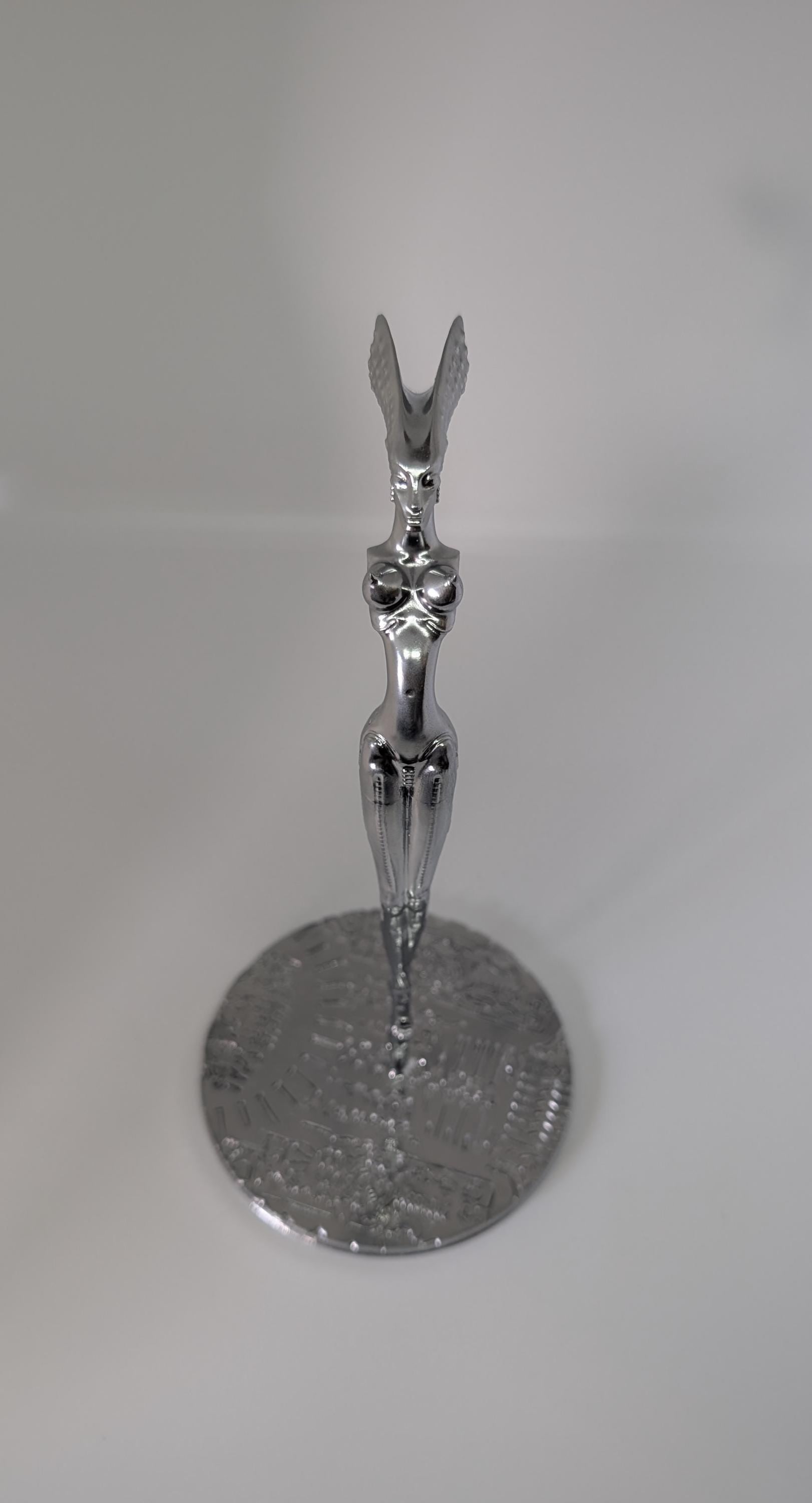 H.R. Giger Inspired Nubian Queen Statue – 3D Printed Resin Art Figure 7.87 "(20cm/ 200mm)