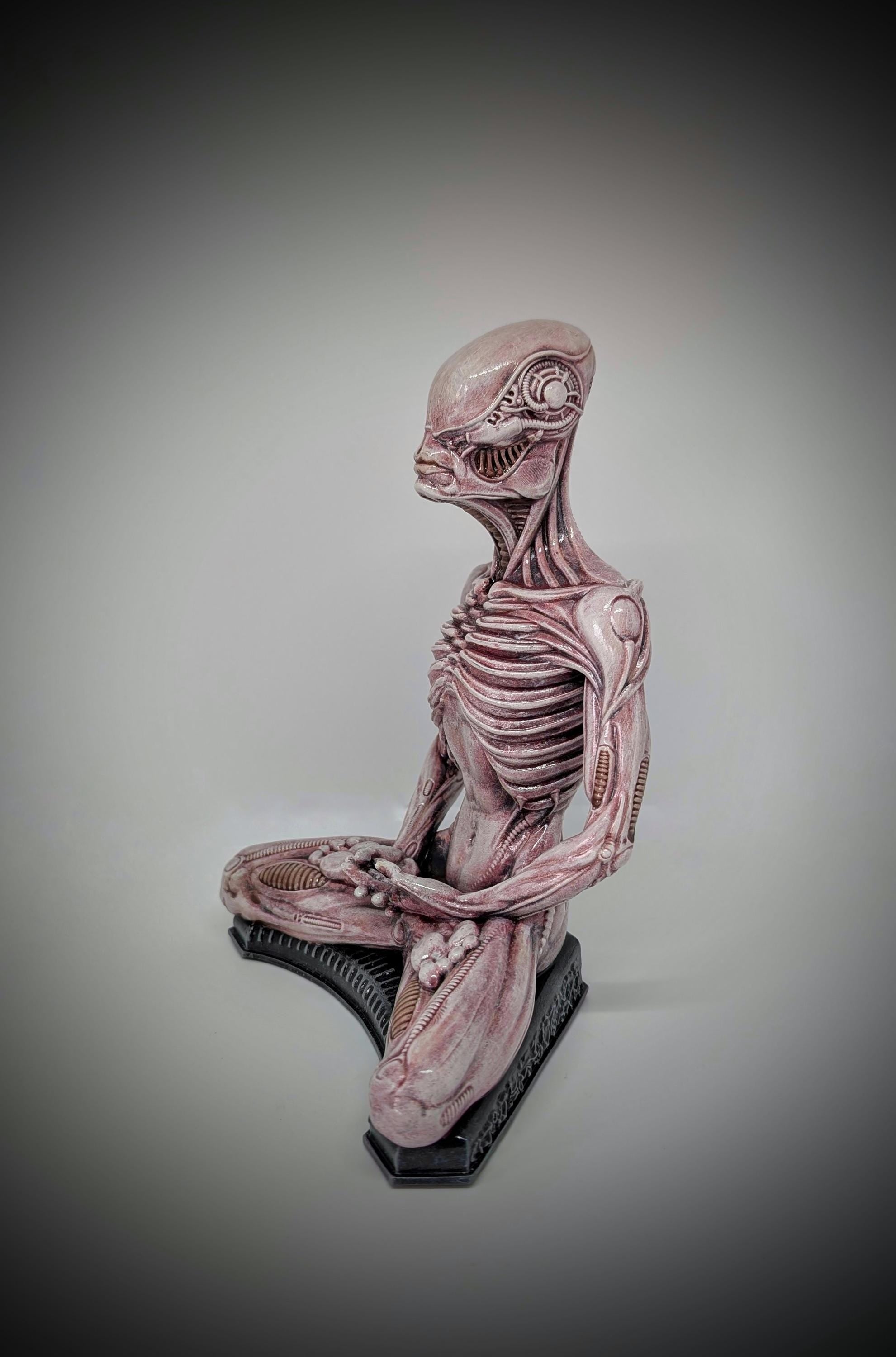 H.R. Inspired Alien Meditation 3D Resin Figure / Height 8.46" (21.5 cm/215mm)