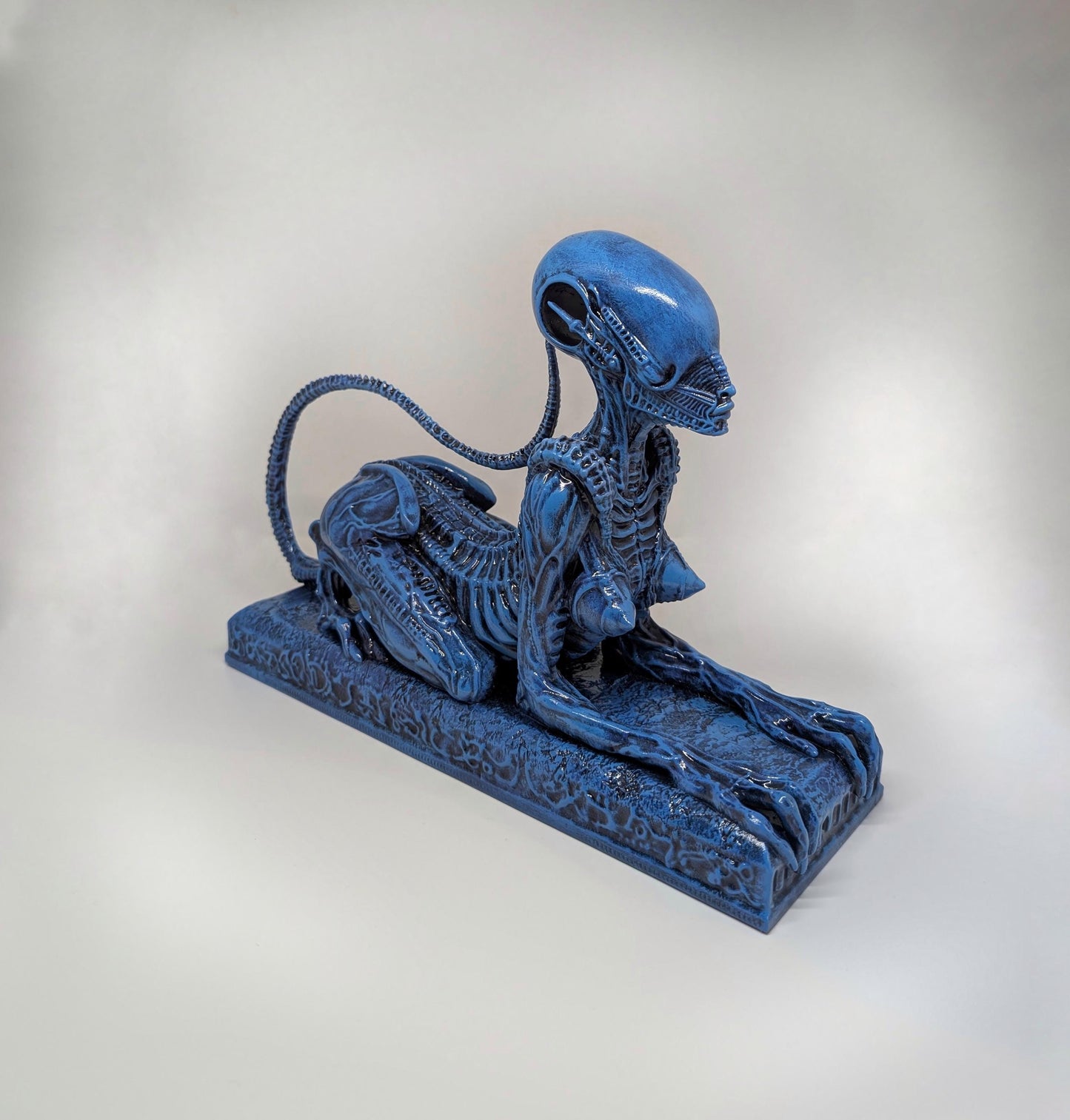 Alien Sphinx - 3D Resin Sculpture Height 8.86in (22,5cm/225mm) x Length 12.6in (32cm/320mm)