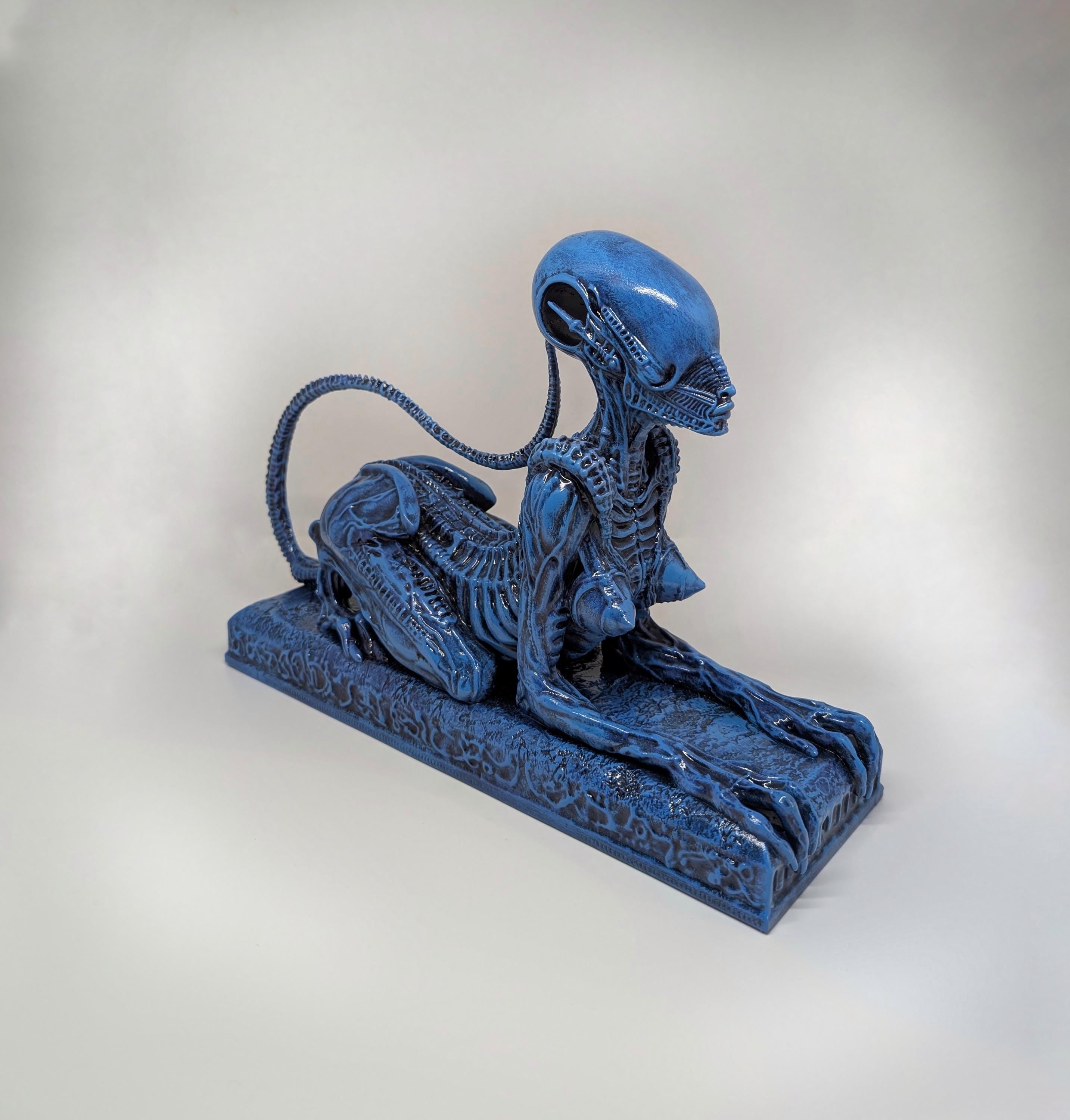 Alien Sphinx - 3D Resin Sculpture Height 8.86in (22,5cm/225mm) x Length 12.6in (32cm/320mm)