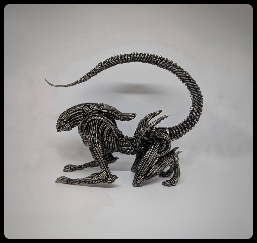 Inspired by H.R. Giger - Alien 2 / Design by Zane Rogers / 11.4 in (29 cm/290mm)