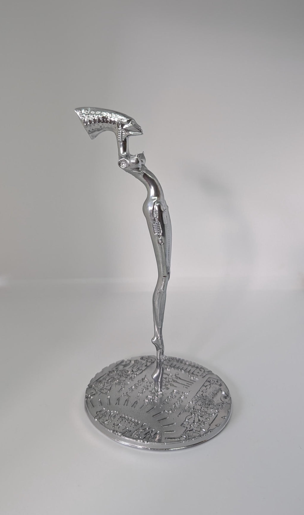 H.R. Giger Inspired Nubian Queen Statue – 3D Printed Resin Art Figure 7.87 "(20cm/ 200mm)