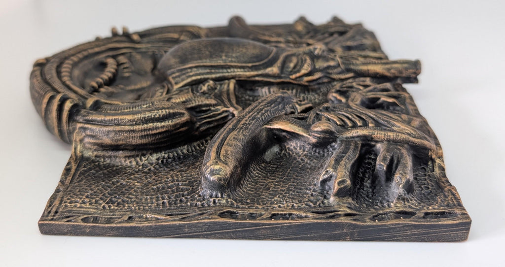 Alien wall sculpture 7.3" 3D print resin, hand-painted
