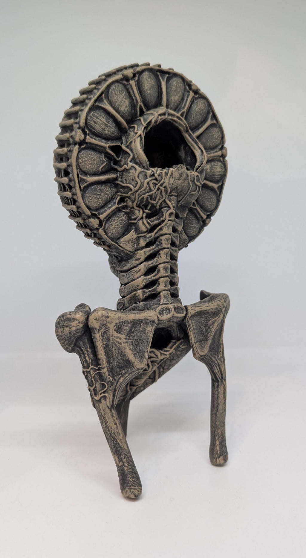 The Monarch  Figurine 3D printing resin / Height 8.7 inches (22cm / 220mm)