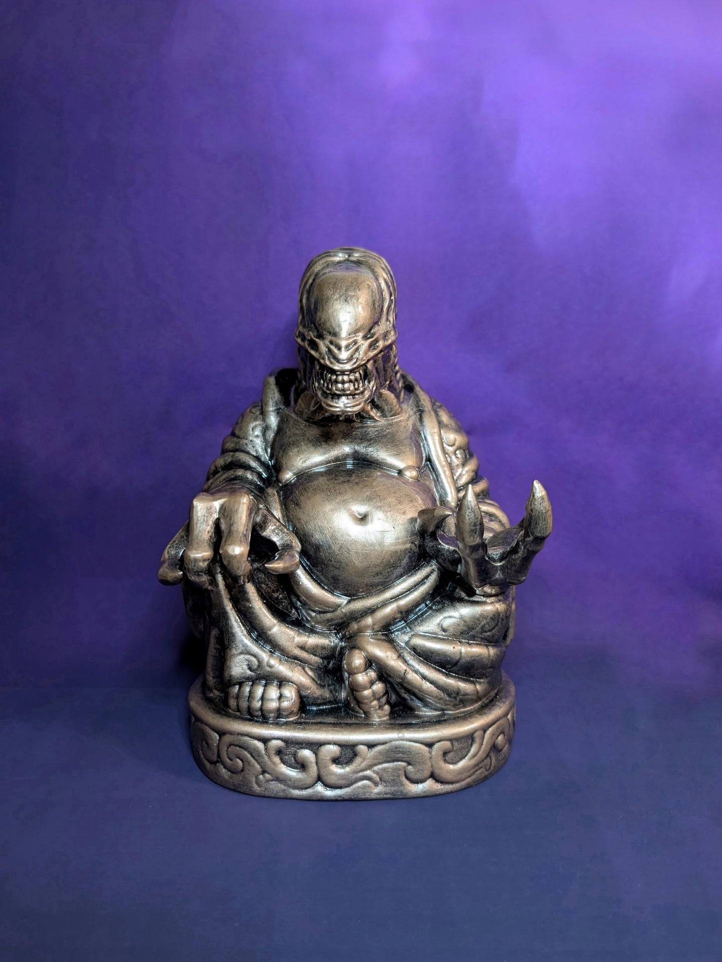 Alien Xenomorph Buddha 3D Resin Statue 8.66 in (22 cm / 220 mm) Height