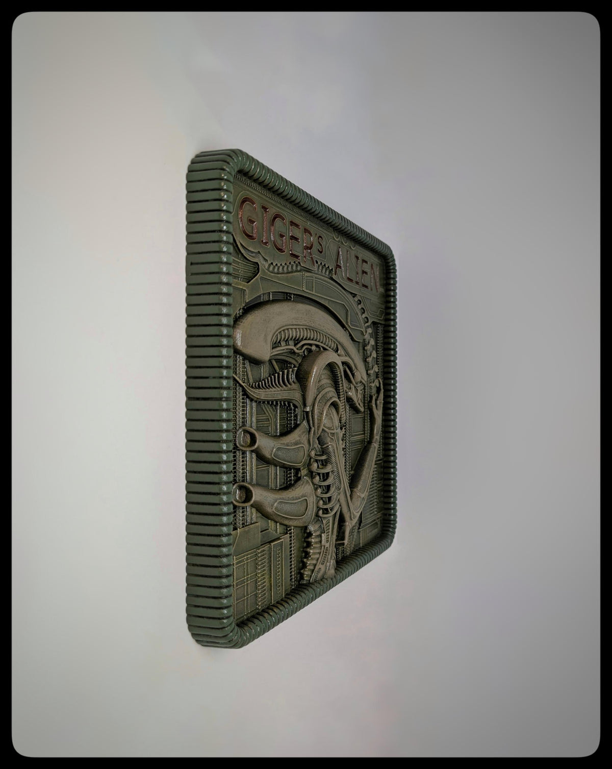 Alien Wall Plaque 10.2 in (26 cm / 260 mm) 3D Resin Art