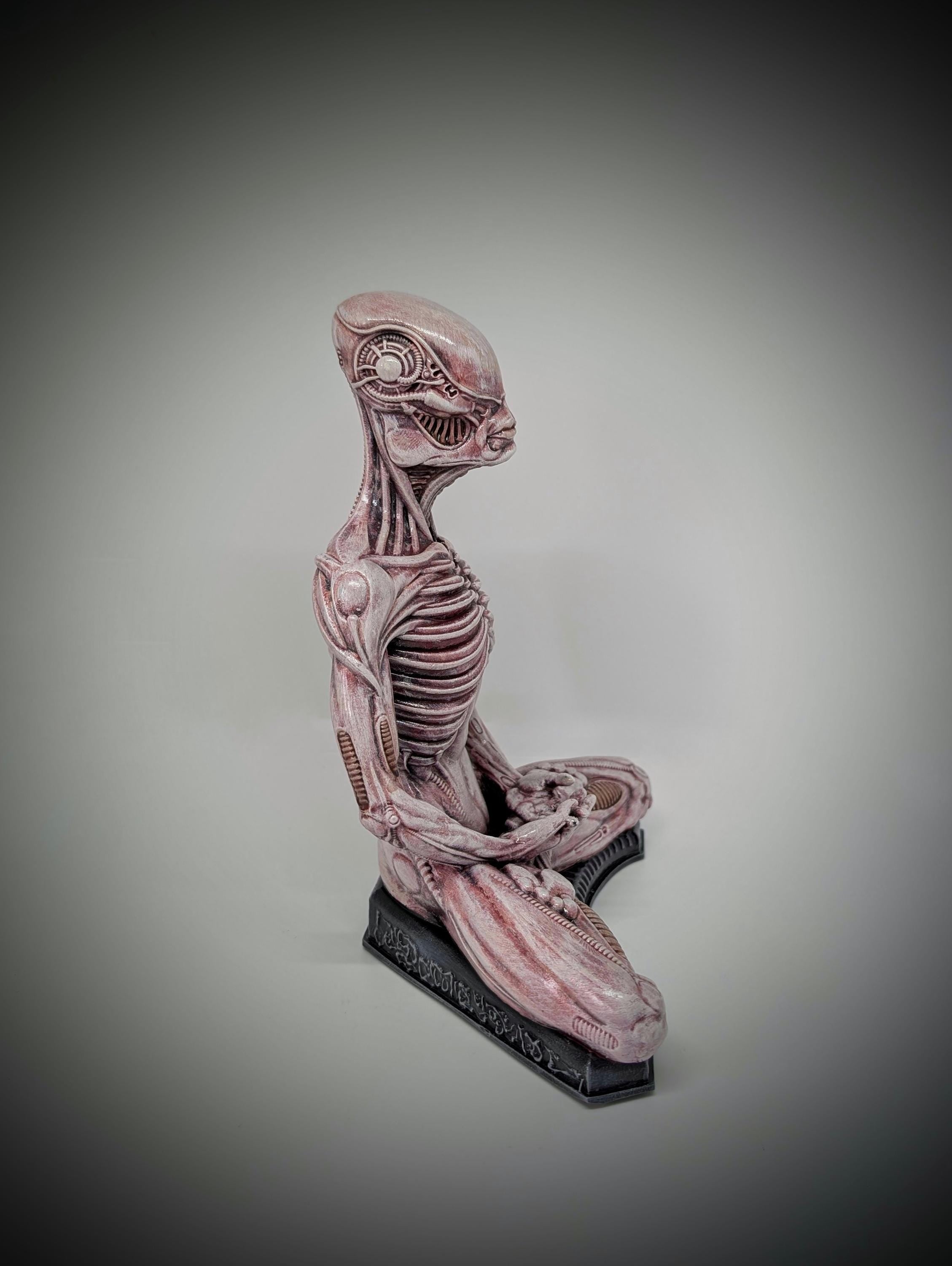 H.R. Inspired Alien Meditation 3D Resin Figure / Height 8.46" (21.5 cm/215mm)