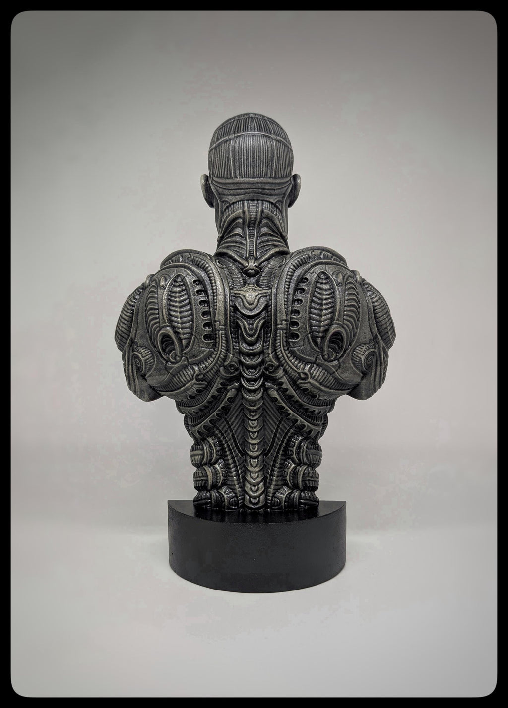 Inspired by H.R. Giger – The Engineer Figure (Prometheus), 3D Resin, 11.8 in (30 cm / 300 mm)