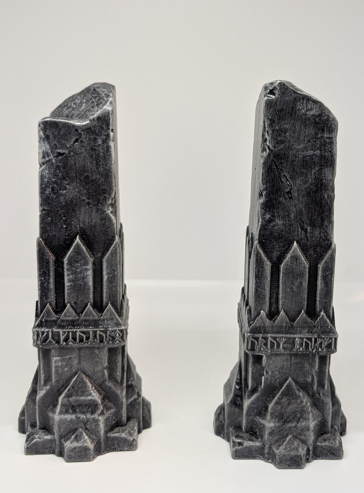 Lord of the Rings – 2x Moria Columns for Games – Height 7.9 inches (20 cm)