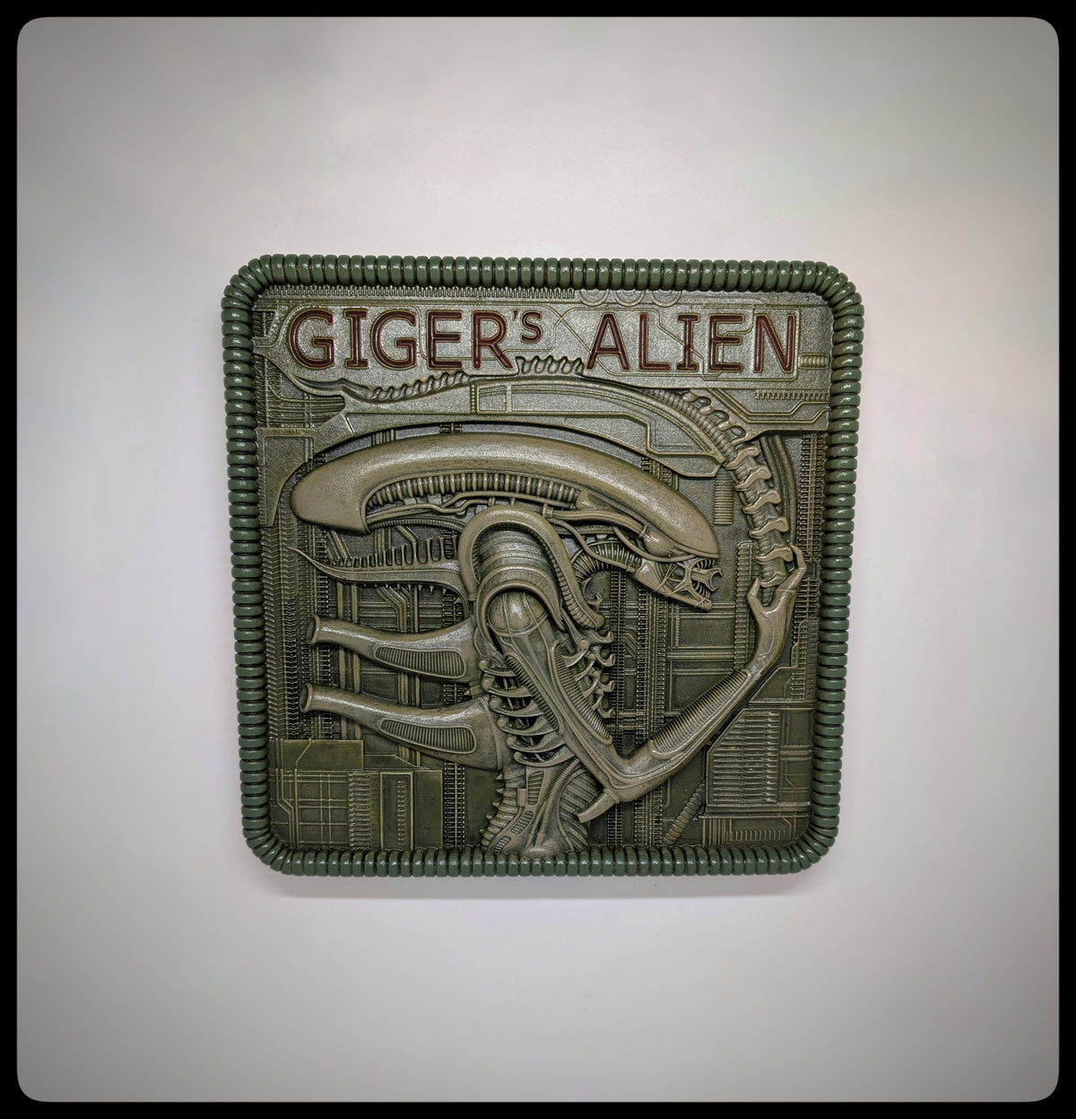 Alien Wall Plaque 10.2 in (26 cm / 260 mm) 3D Resin Art