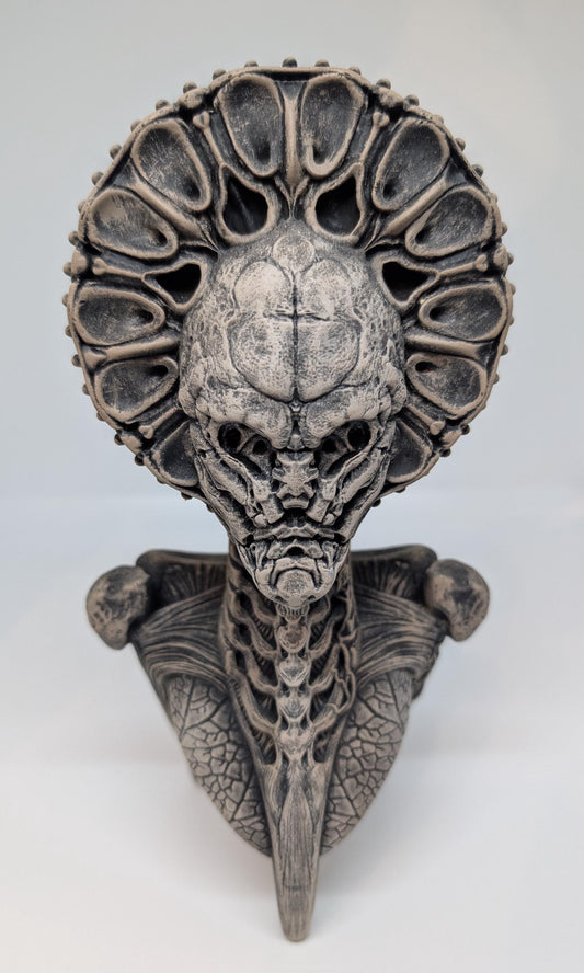 The Monarch  Figurine 3D printing resin / Height 8.7 inches (22cm / 220mm)