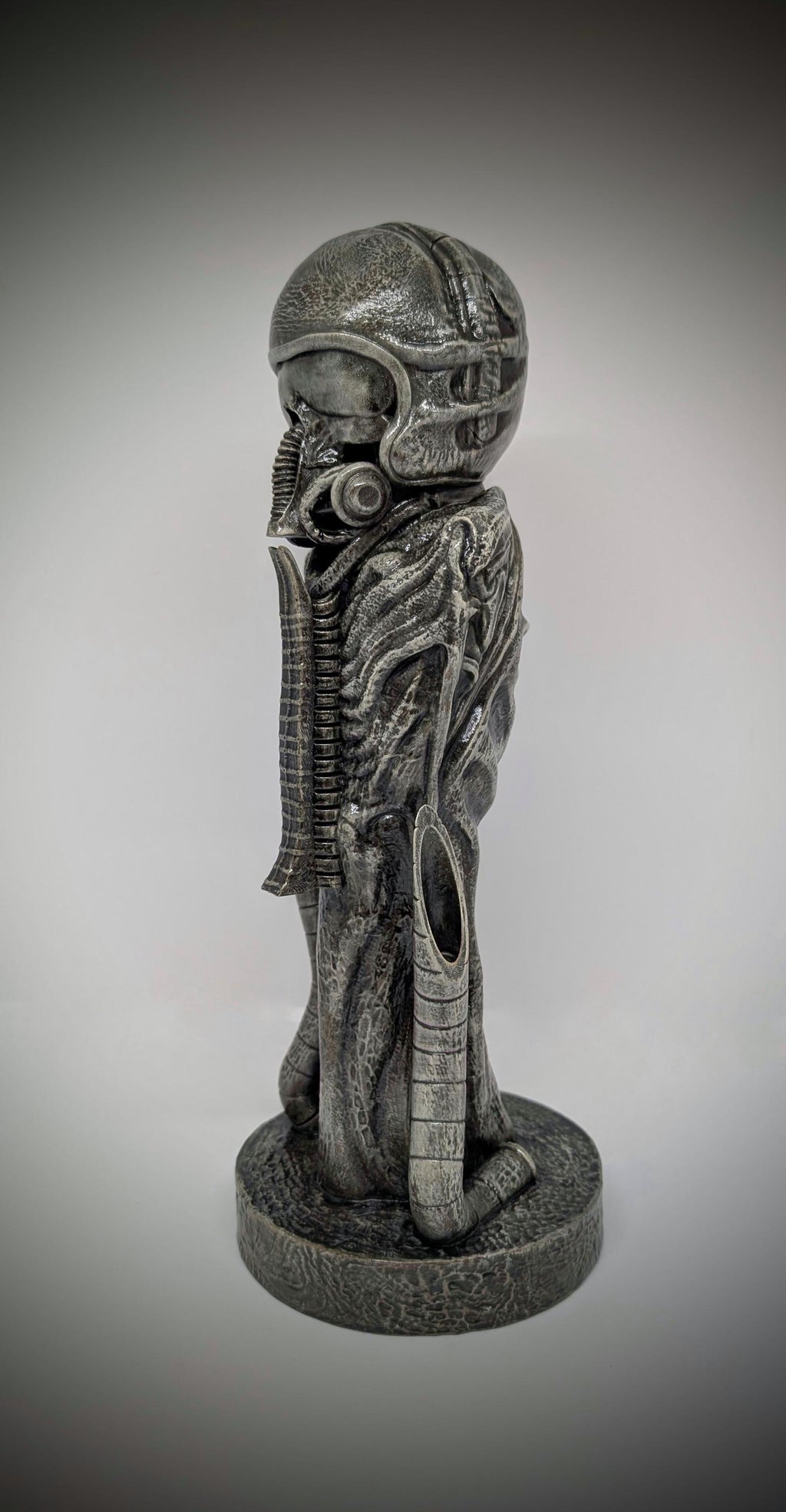 Inspired by H.R. Giger – Pilot 3D Resin Figure 12in (30.5cm /305mm) Design by Carlito Brigante