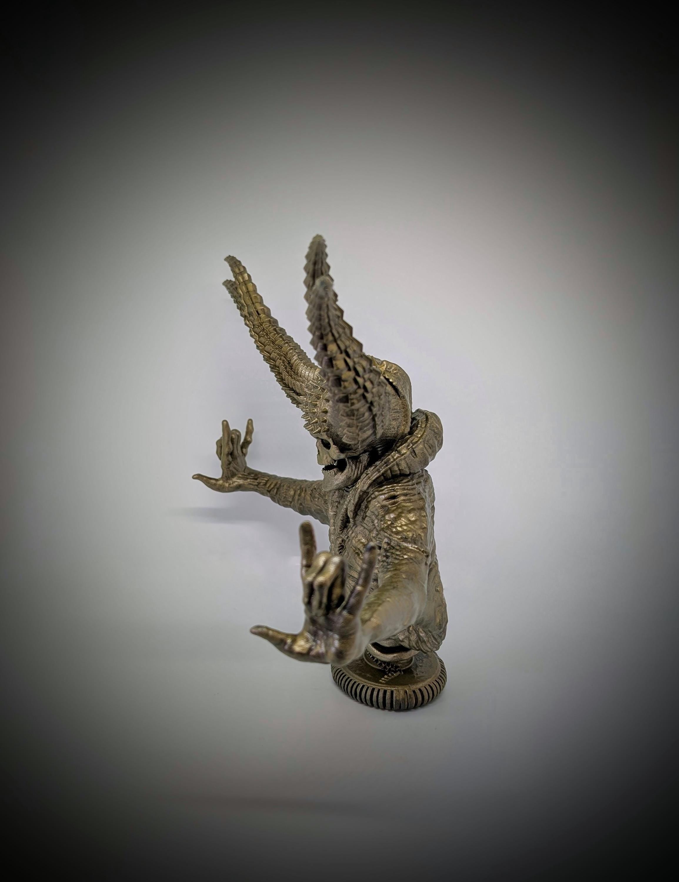 Inspired by H.R. Giger – Dead Star / design Carlito Brigante / 3D resin sculpture height 9 in (23 cm/230mm)