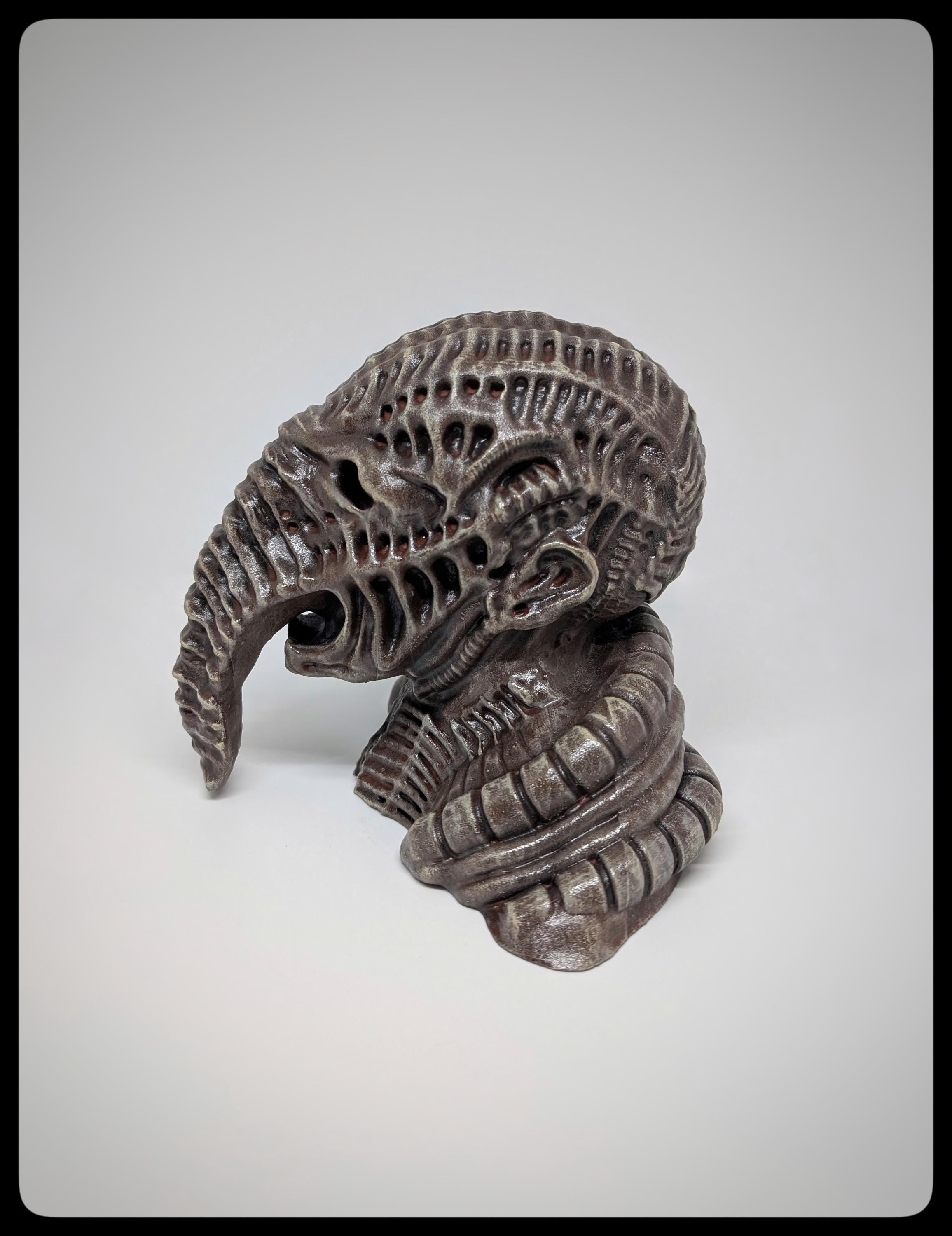 Space Jockey Engineer Bust 3D Resin Sculpture / Height 6.3 in (16 cm / 160 mm)