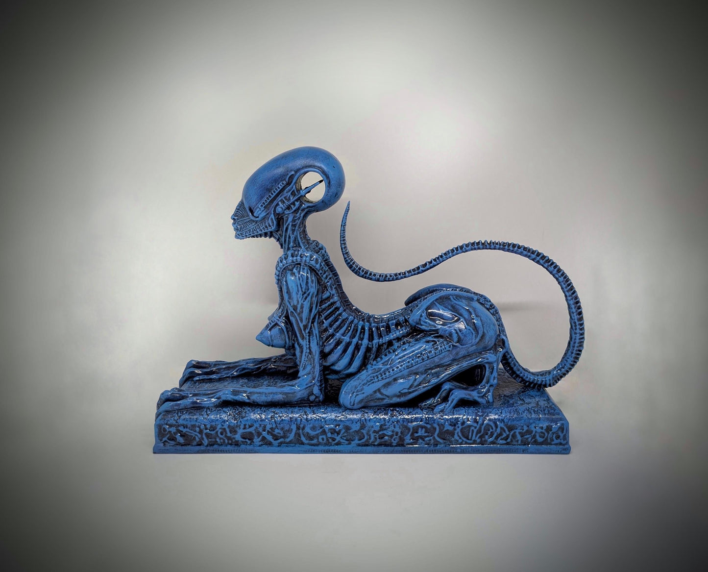 Alien Sphinx - 3D Resin Sculpture Height 8.86in (22,5cm/225mm) x Length 12.6in (32cm/320mm)