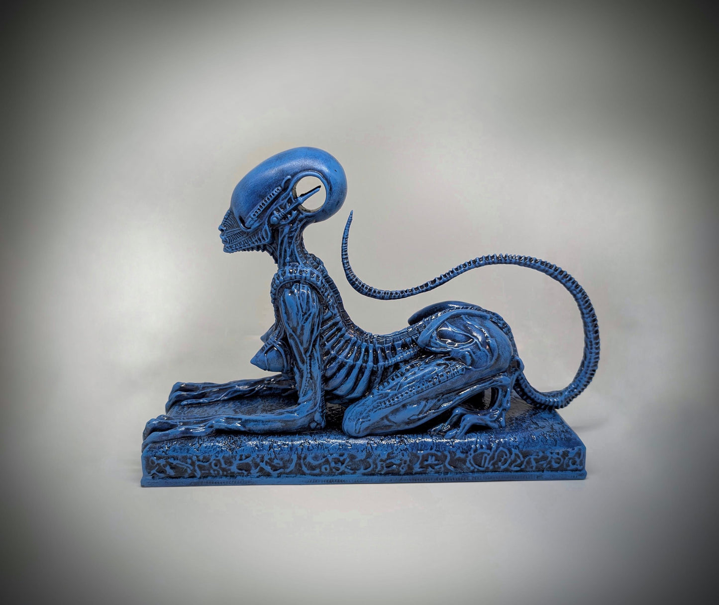 Alien Sphinx - 3D Resin Sculpture Height 8.86in (22,5cm/225mm) x Length 12.6in (32cm/320mm)