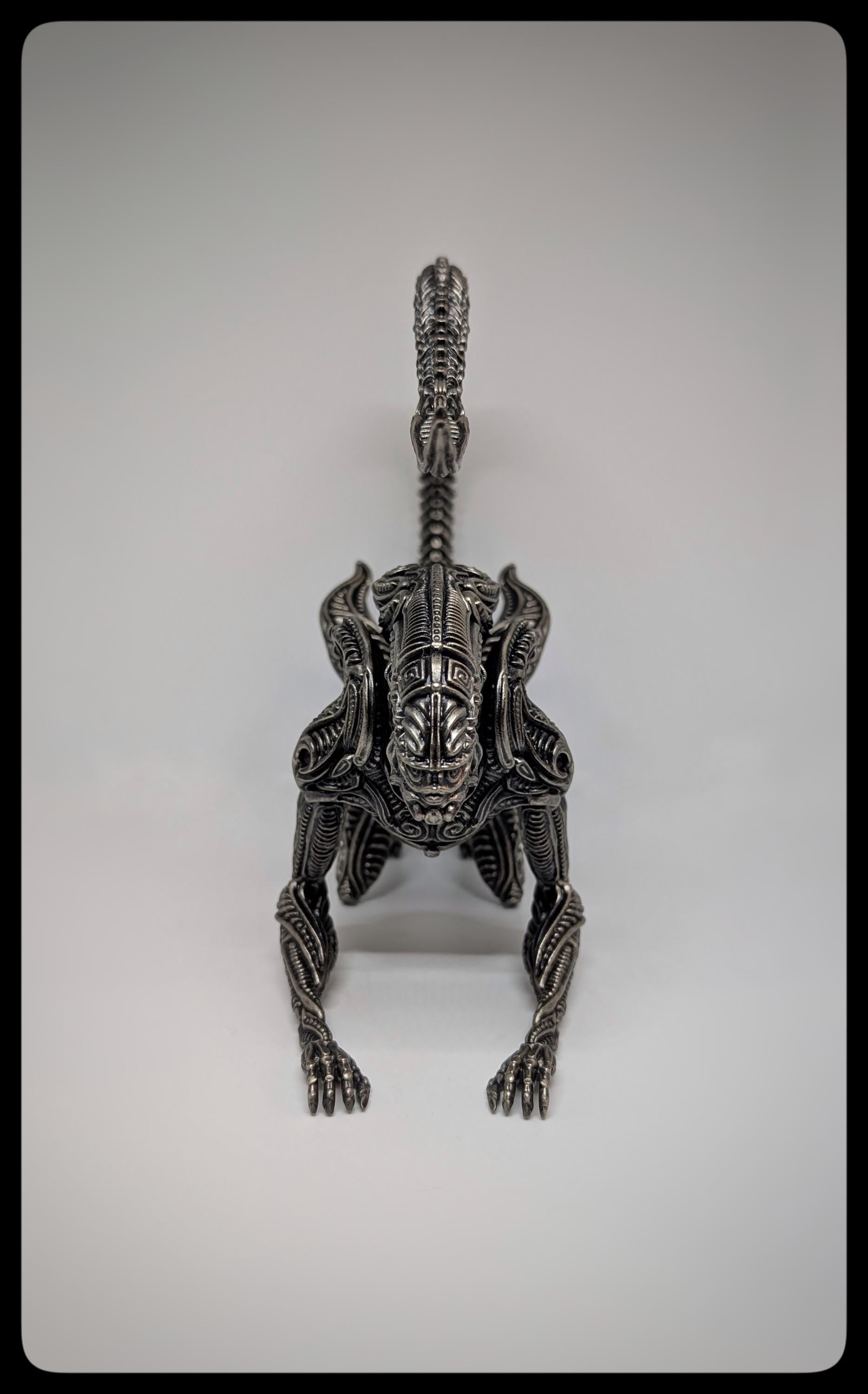 Inspired by H.R. Giger - Alien 2 / Design by Zane Rogers / 11.4 in (29 cm/290mm)