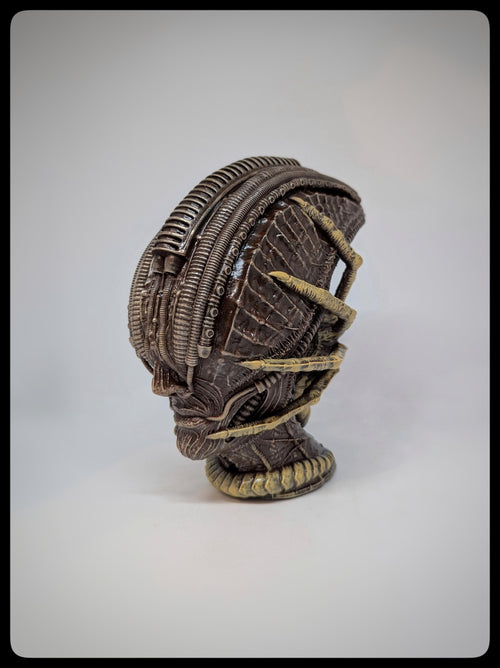 Alien Head Facehugger 3D Resin Sculpture Height 6.9" (17.5 cm/175 mm)